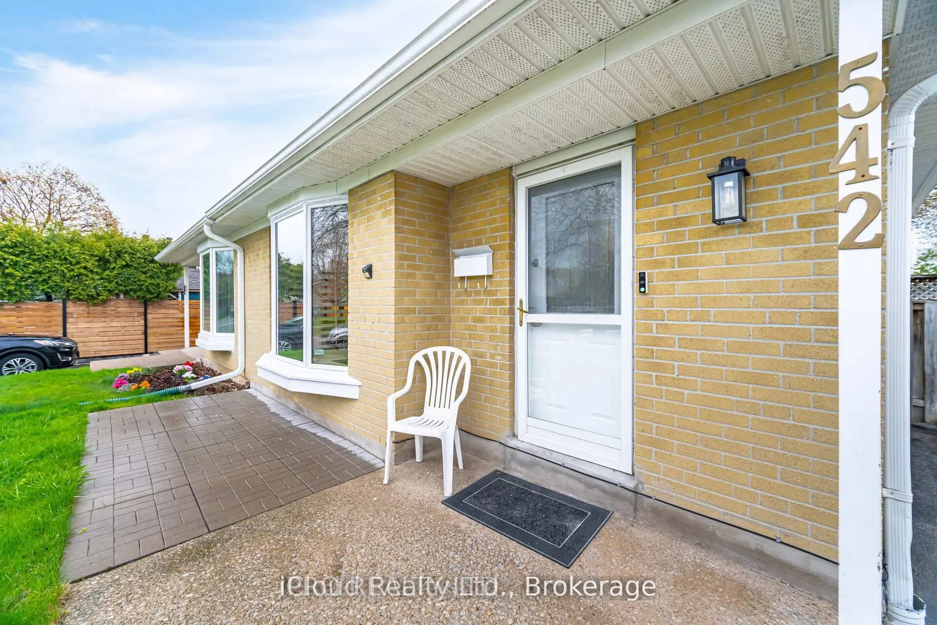 542 Lana Terrace