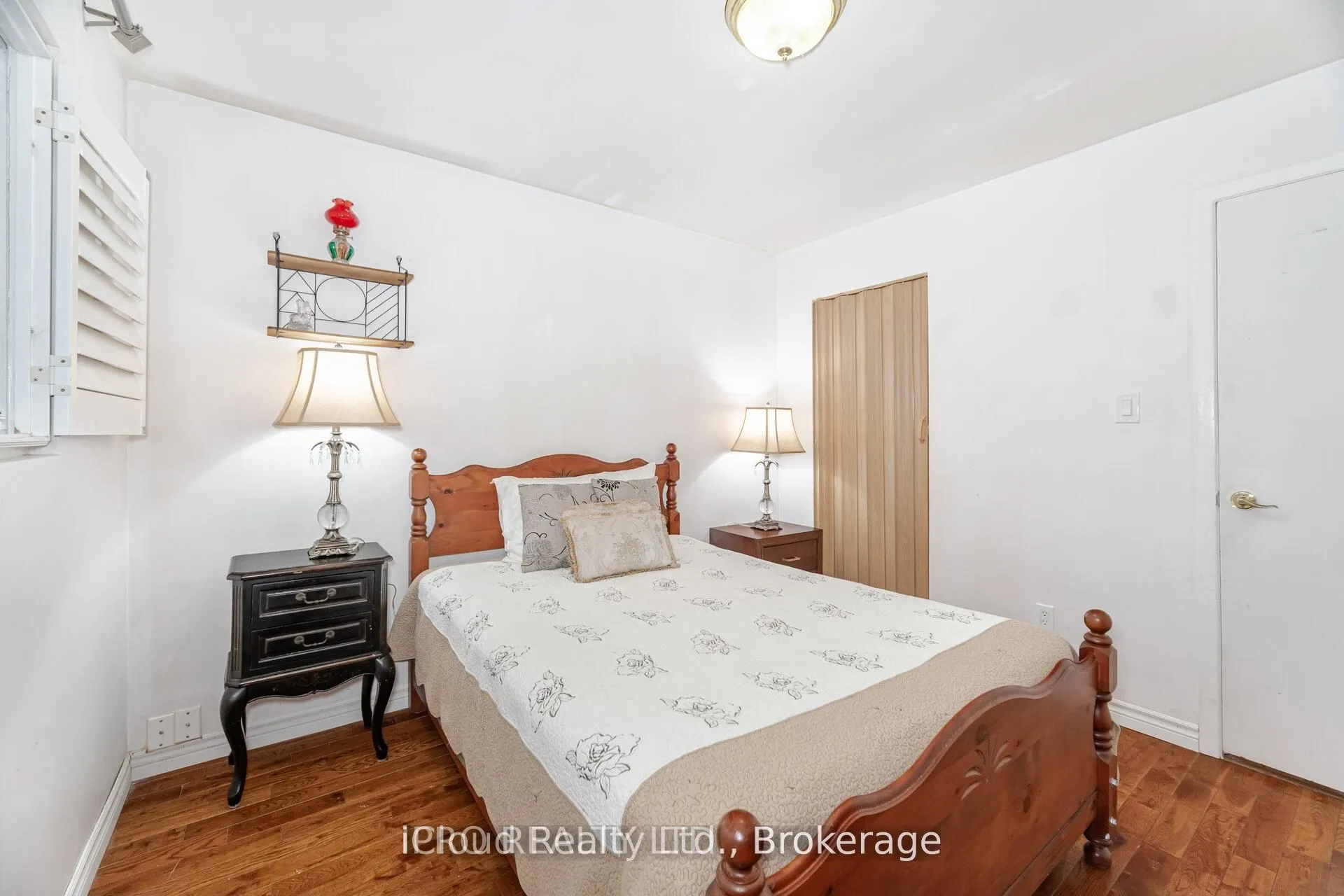 542 Lana Terrace