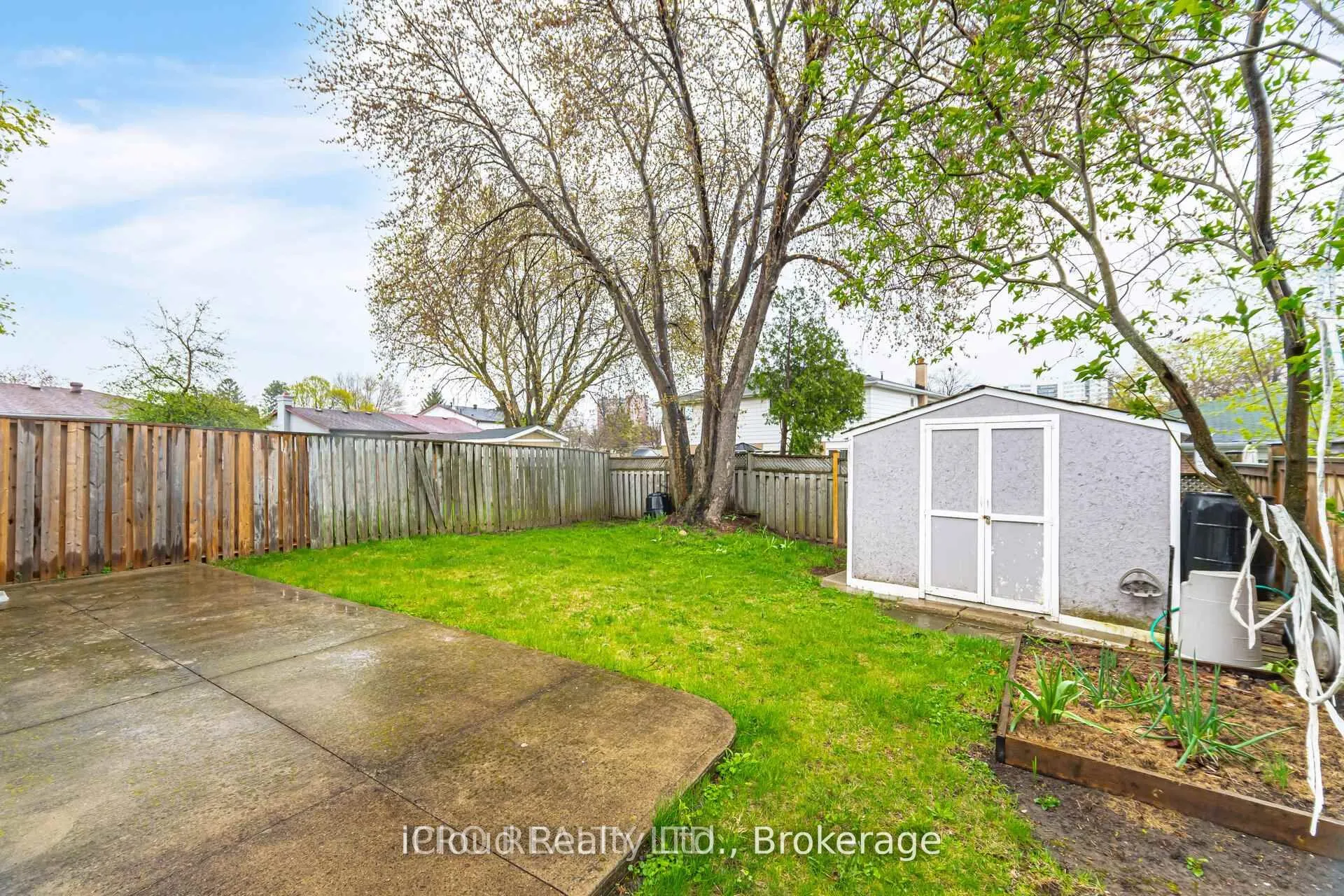 542 Lana Terrace