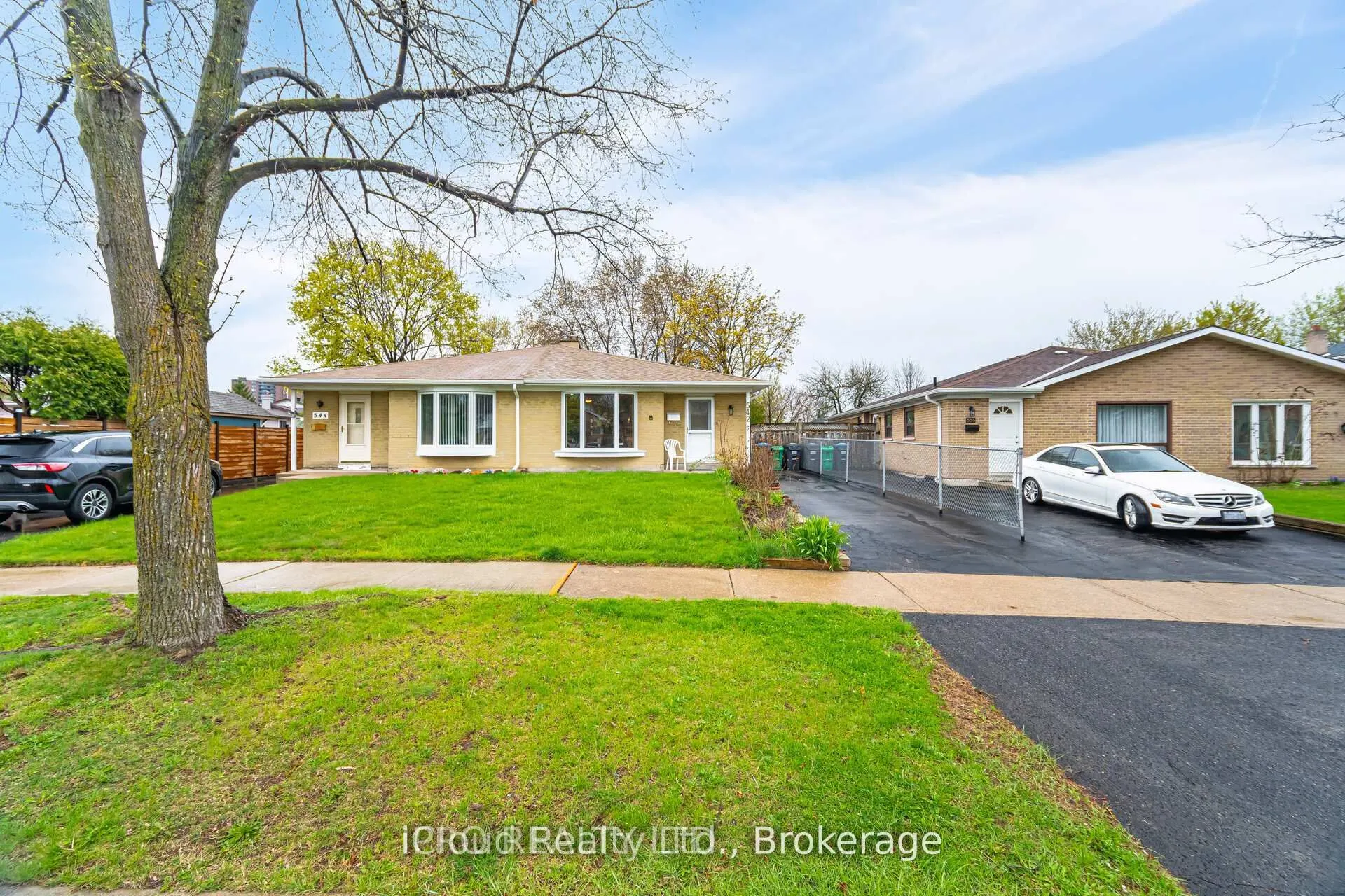542 Lana Terrace