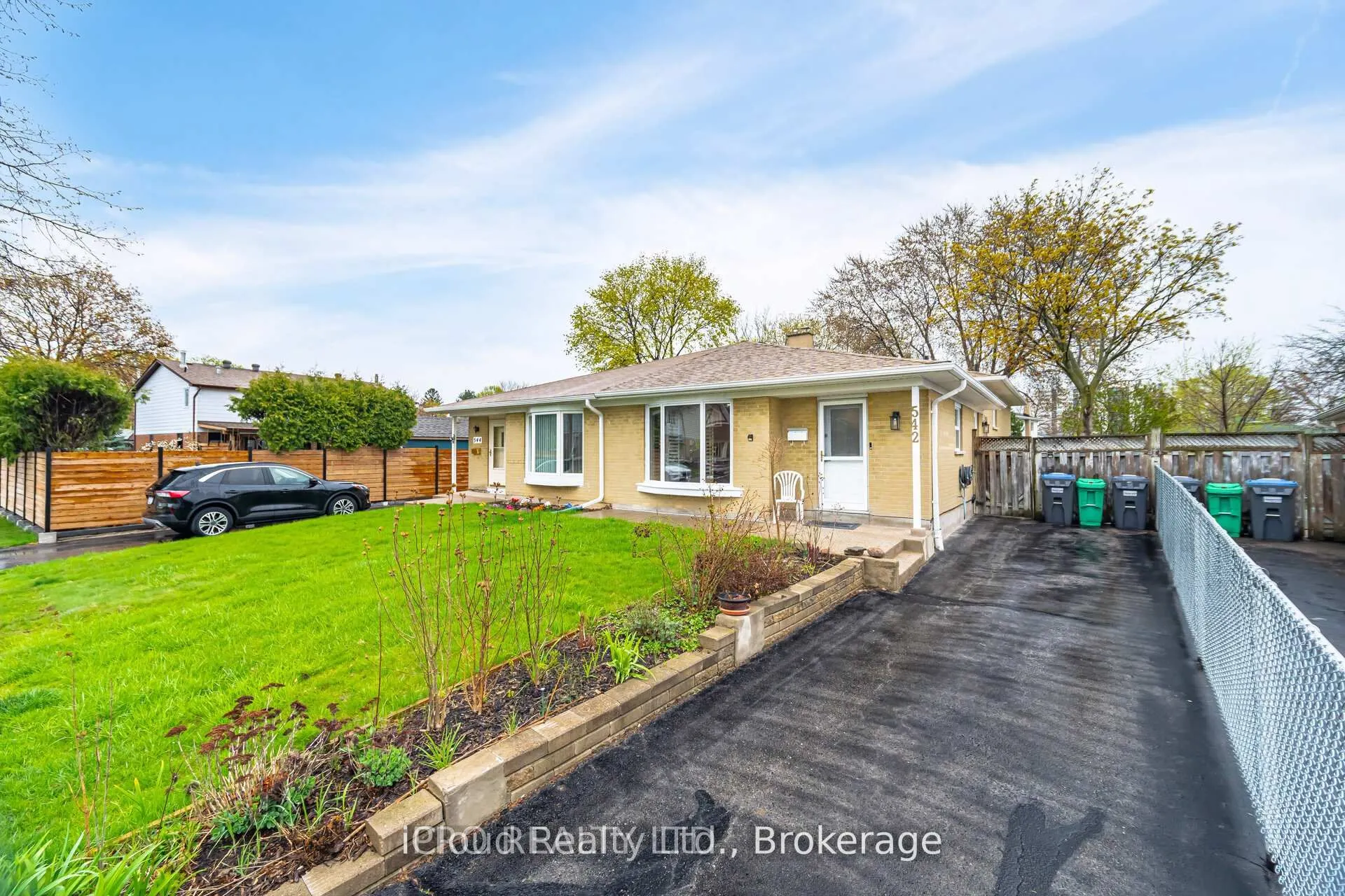 542 Lana Terrace