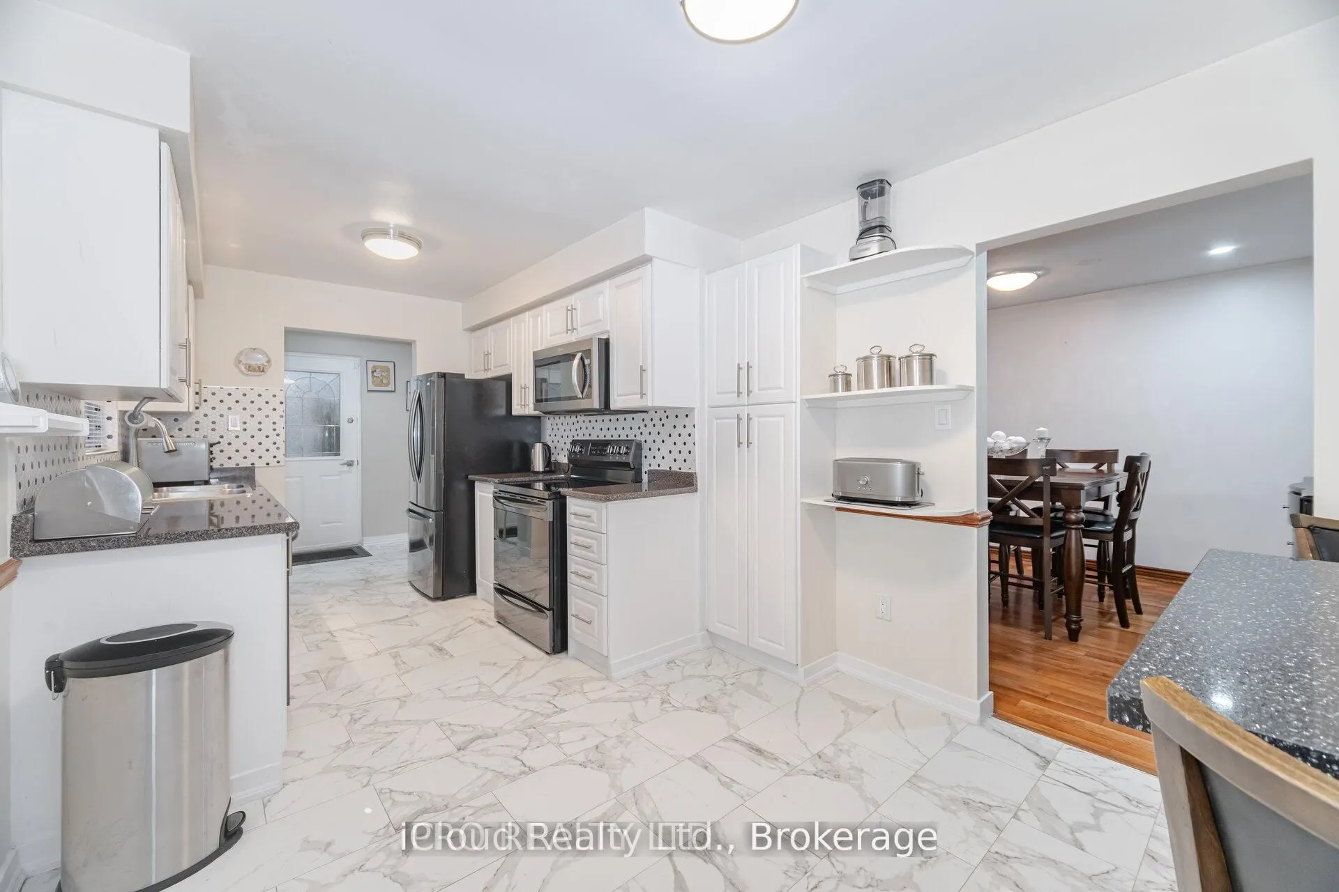 542 Lana Terrace