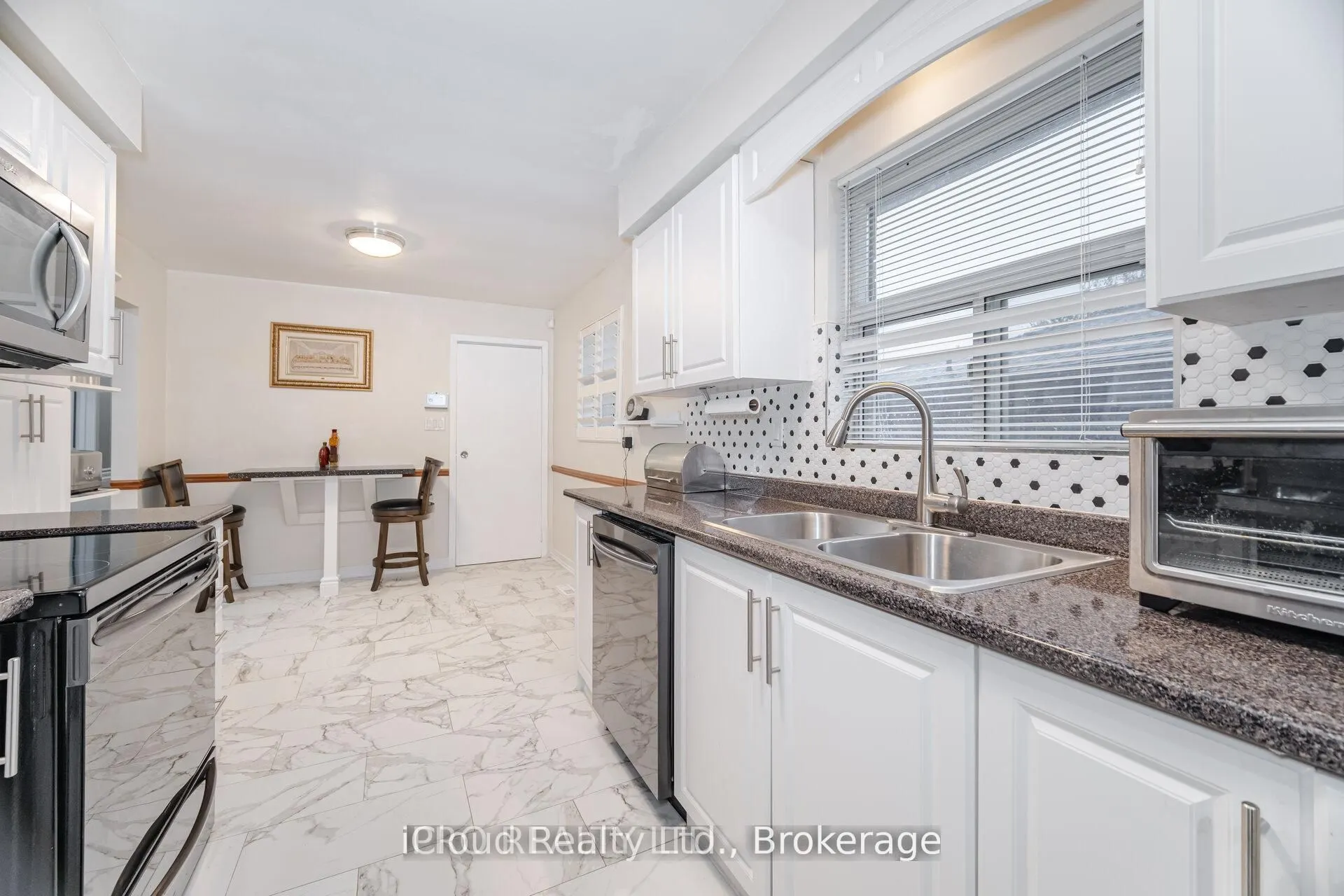 542 Lana Terrace