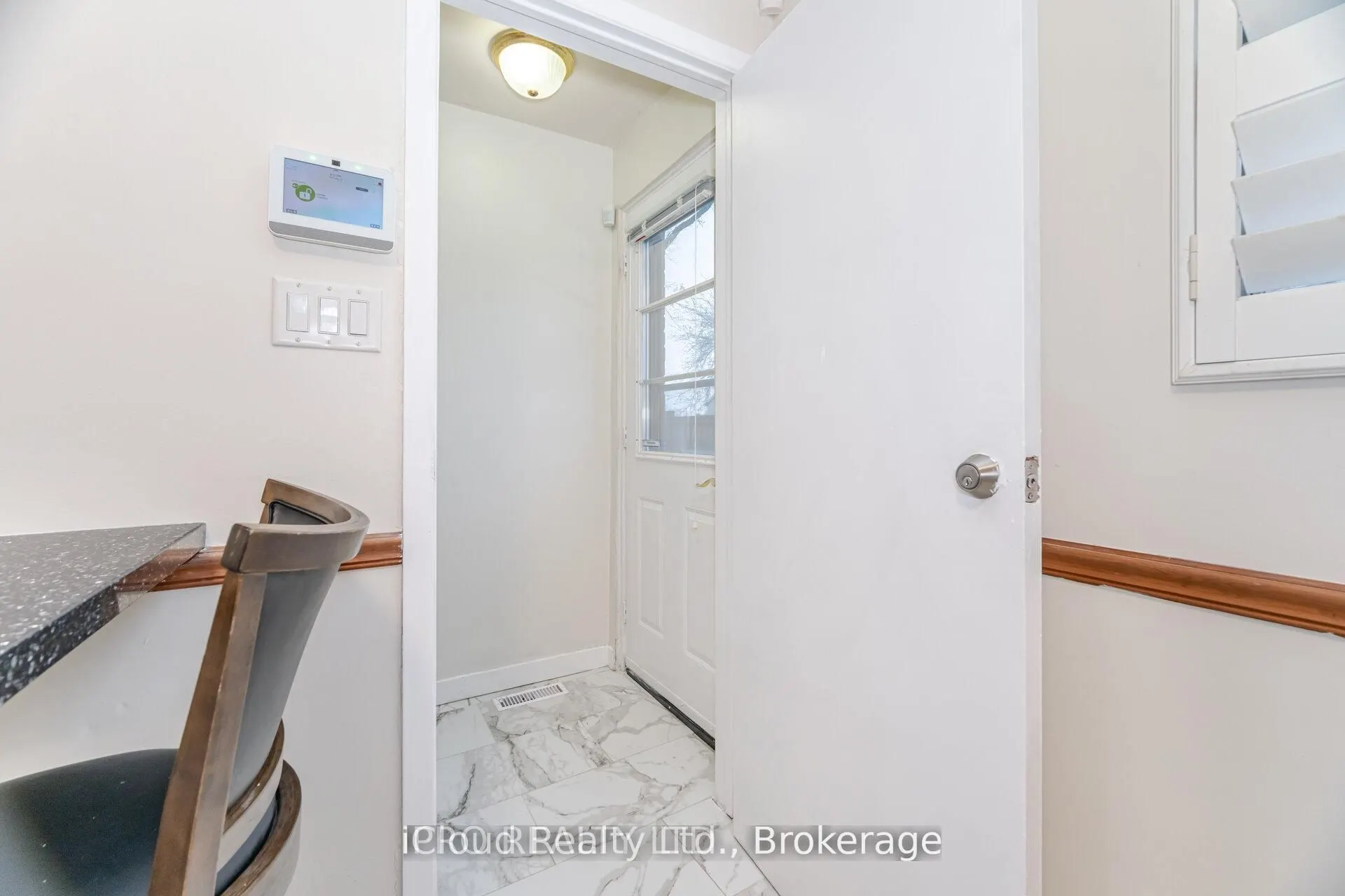 542 Lana Terrace