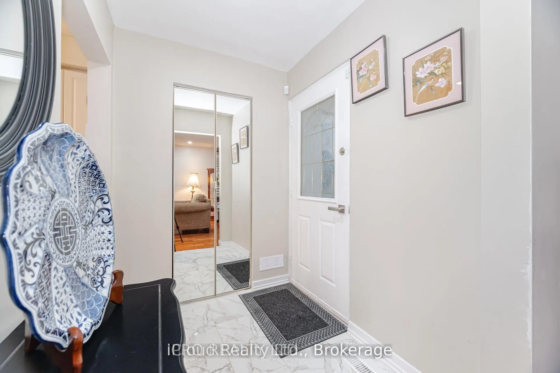 542 Lana Terrace