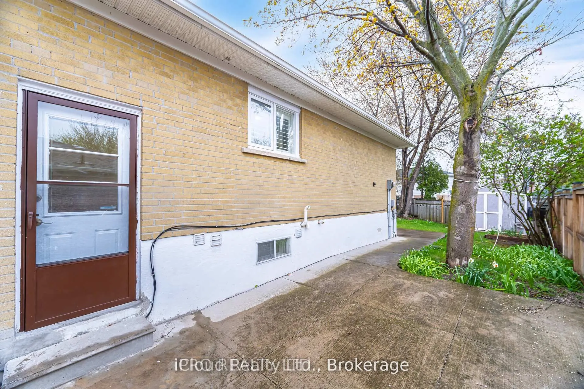 542 Lana Terrace