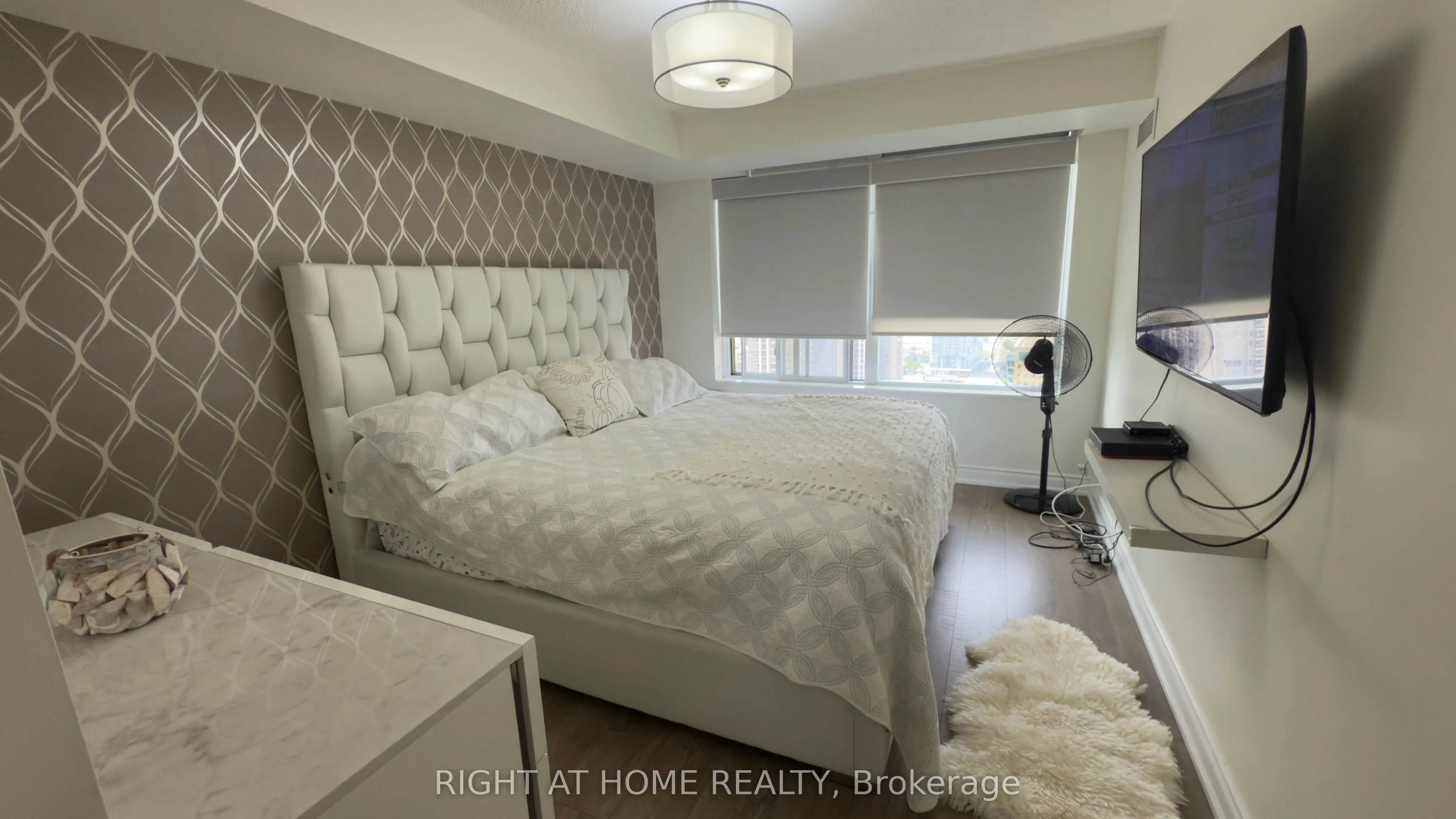 310 BURNHAMTHORPE Road W, #3303