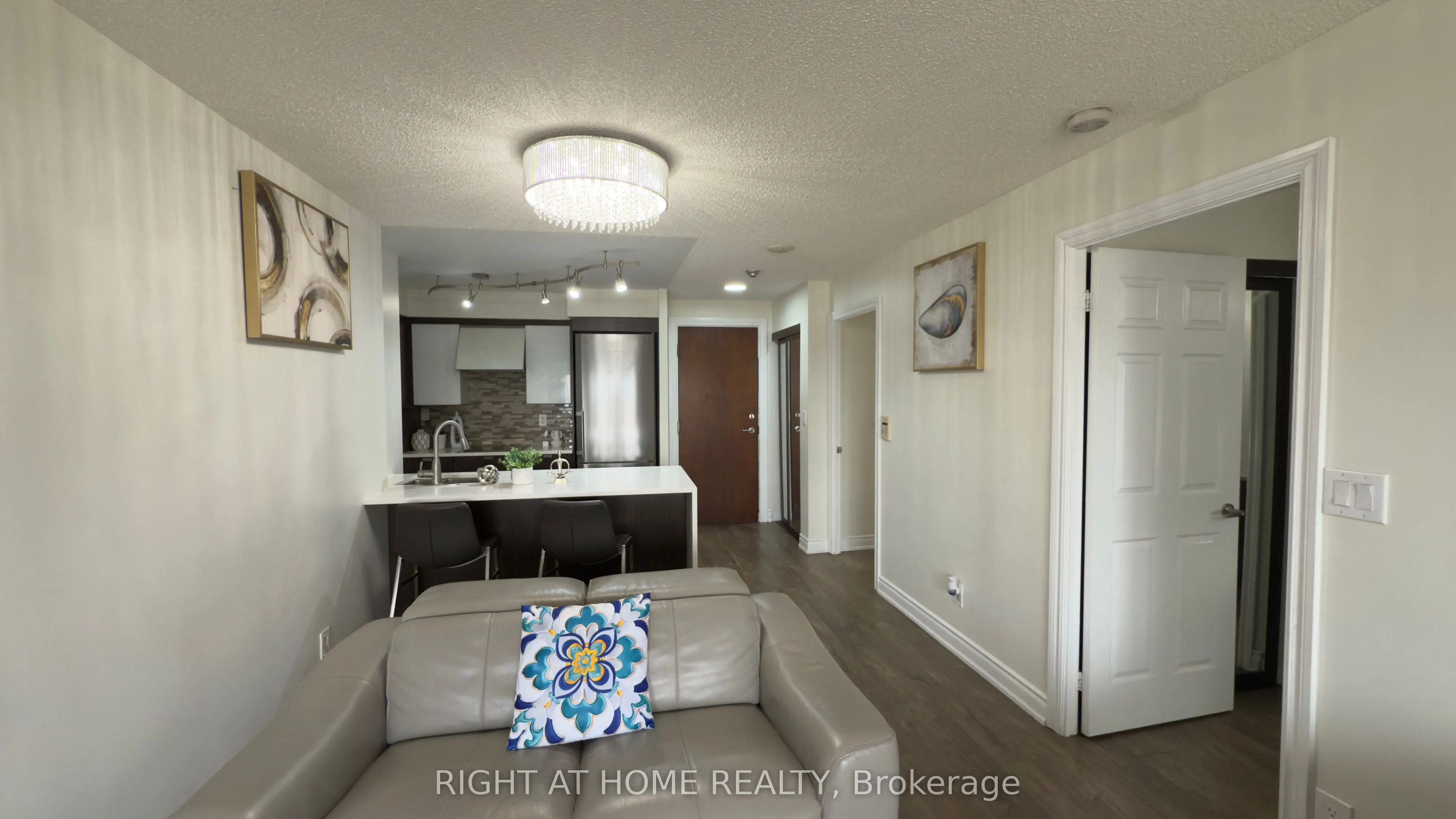 310 BURNHAMTHORPE Road W, #3303