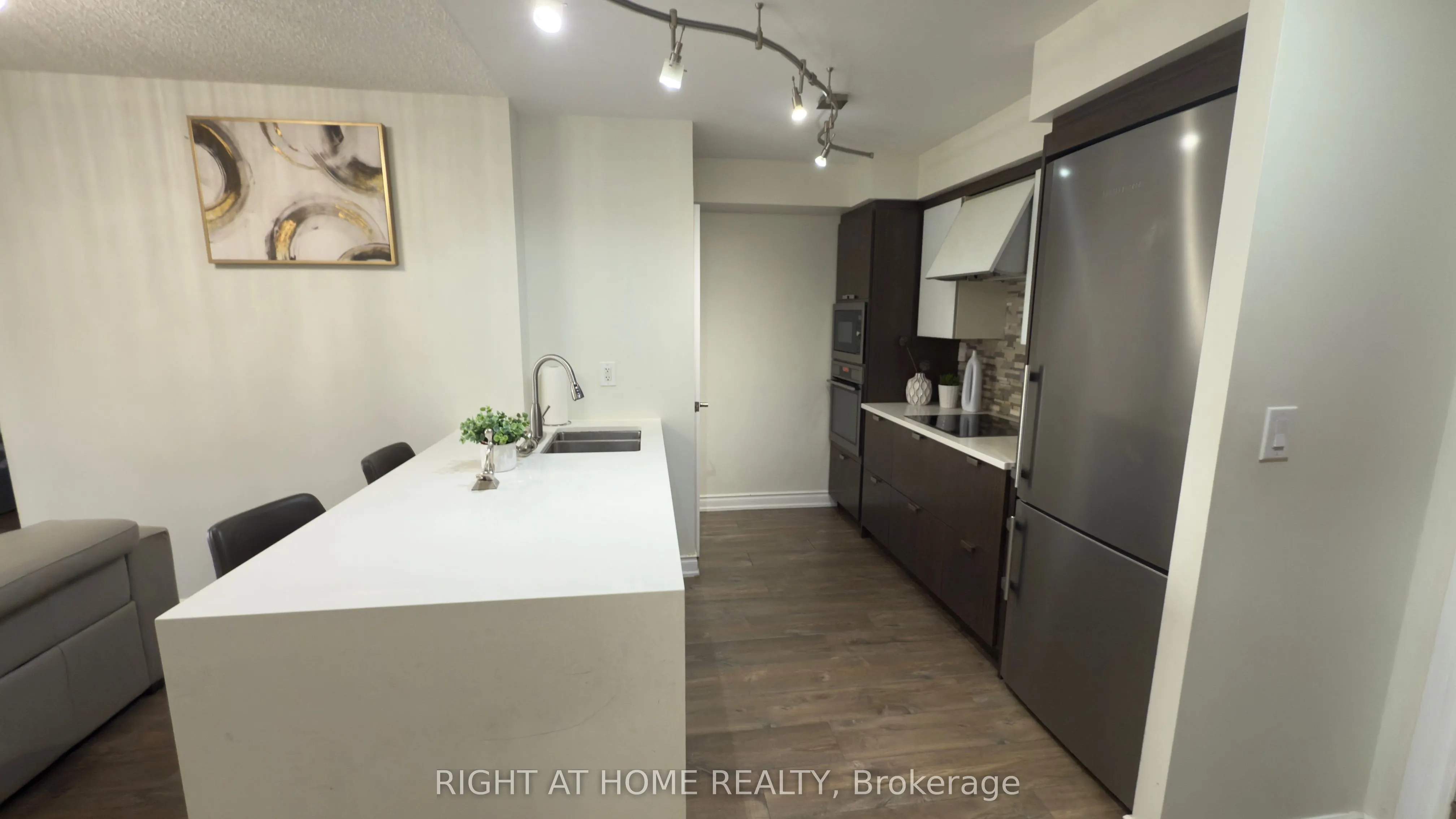 310 BURNHAMTHORPE Road W, #3303