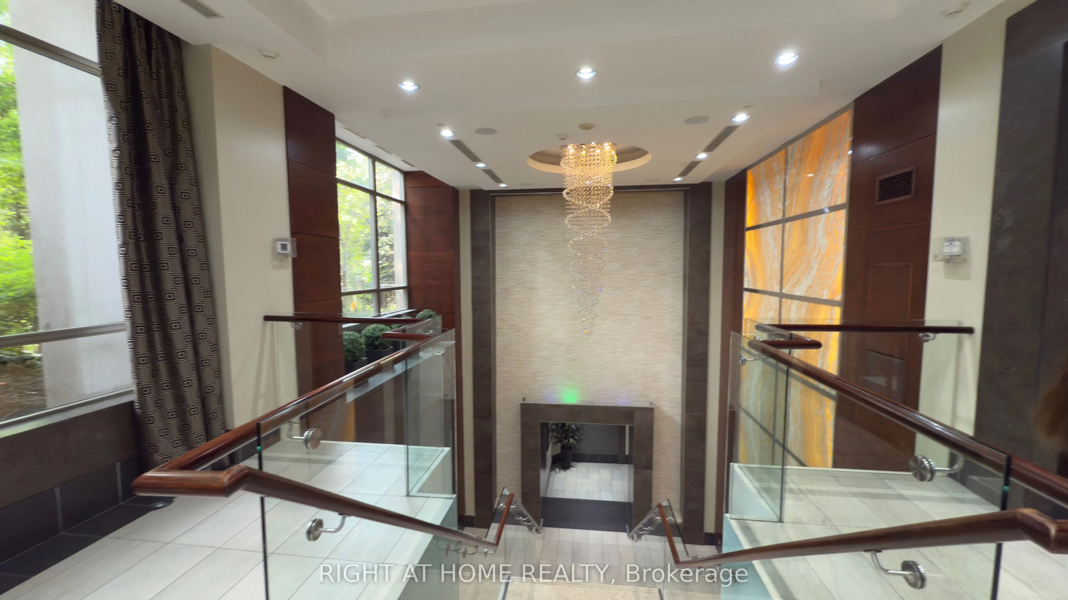 310 BURNHAMTHORPE Road W, #3303