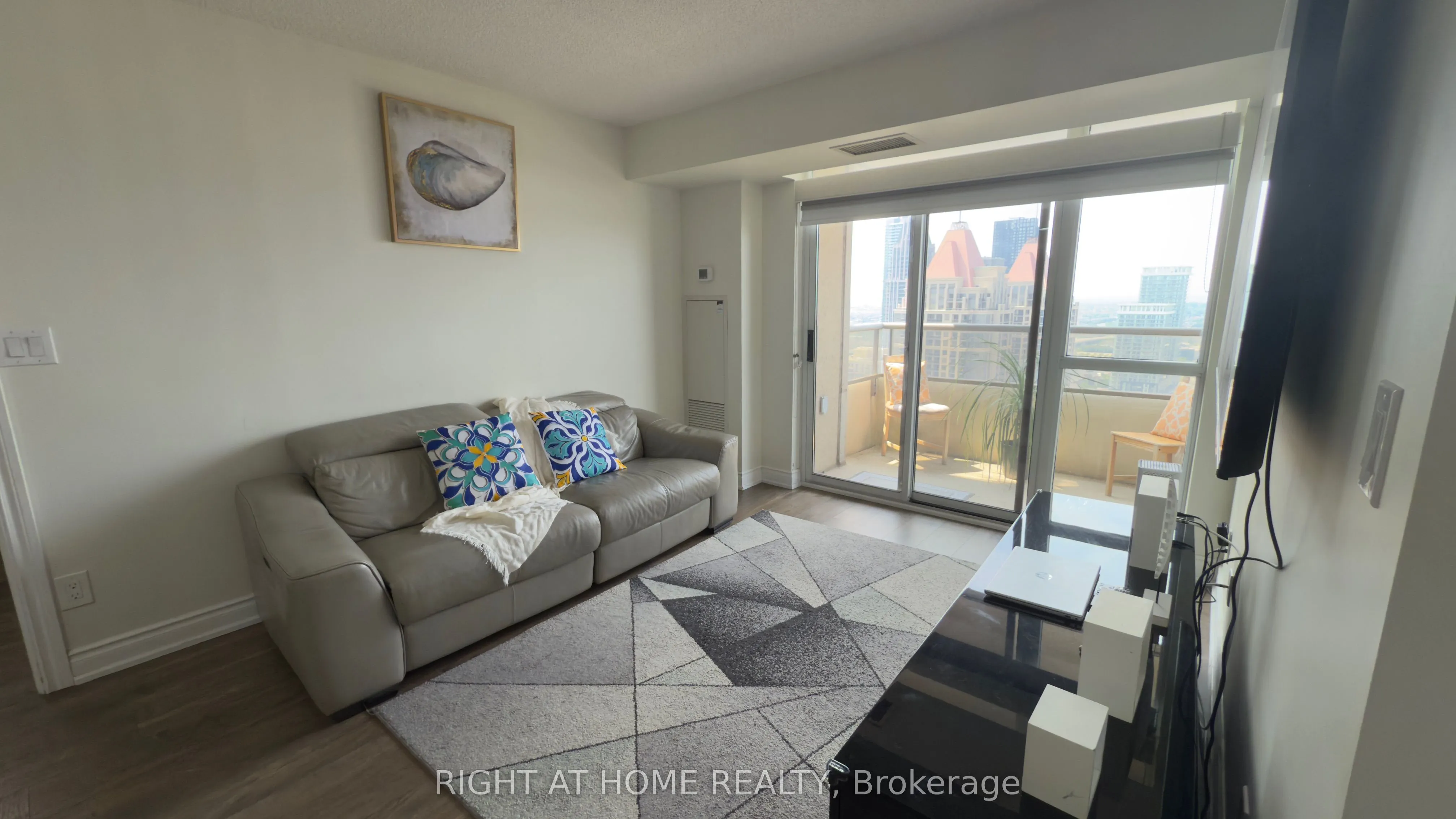 310 BURNHAMTHORPE Road W, #3303