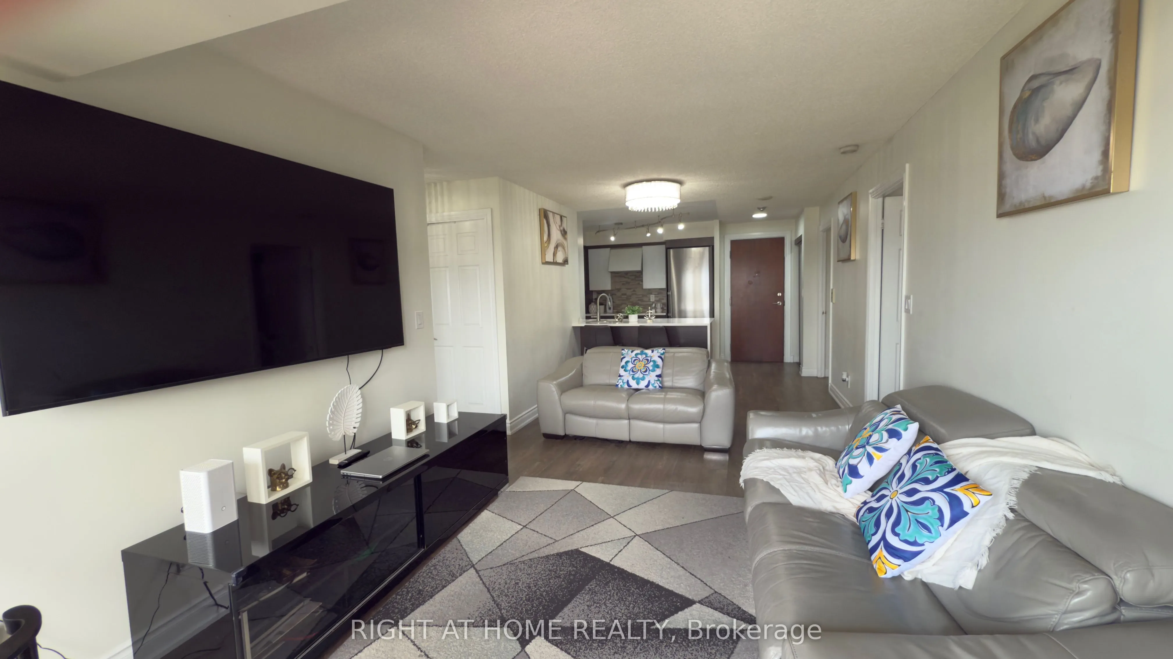 310 BURNHAMTHORPE Road W, #3303