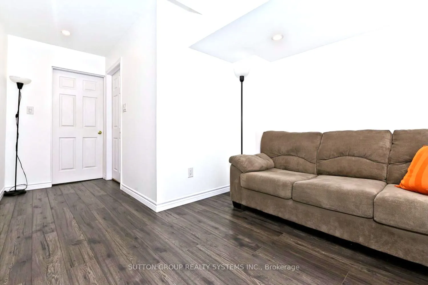 355 Hobbs Crescent