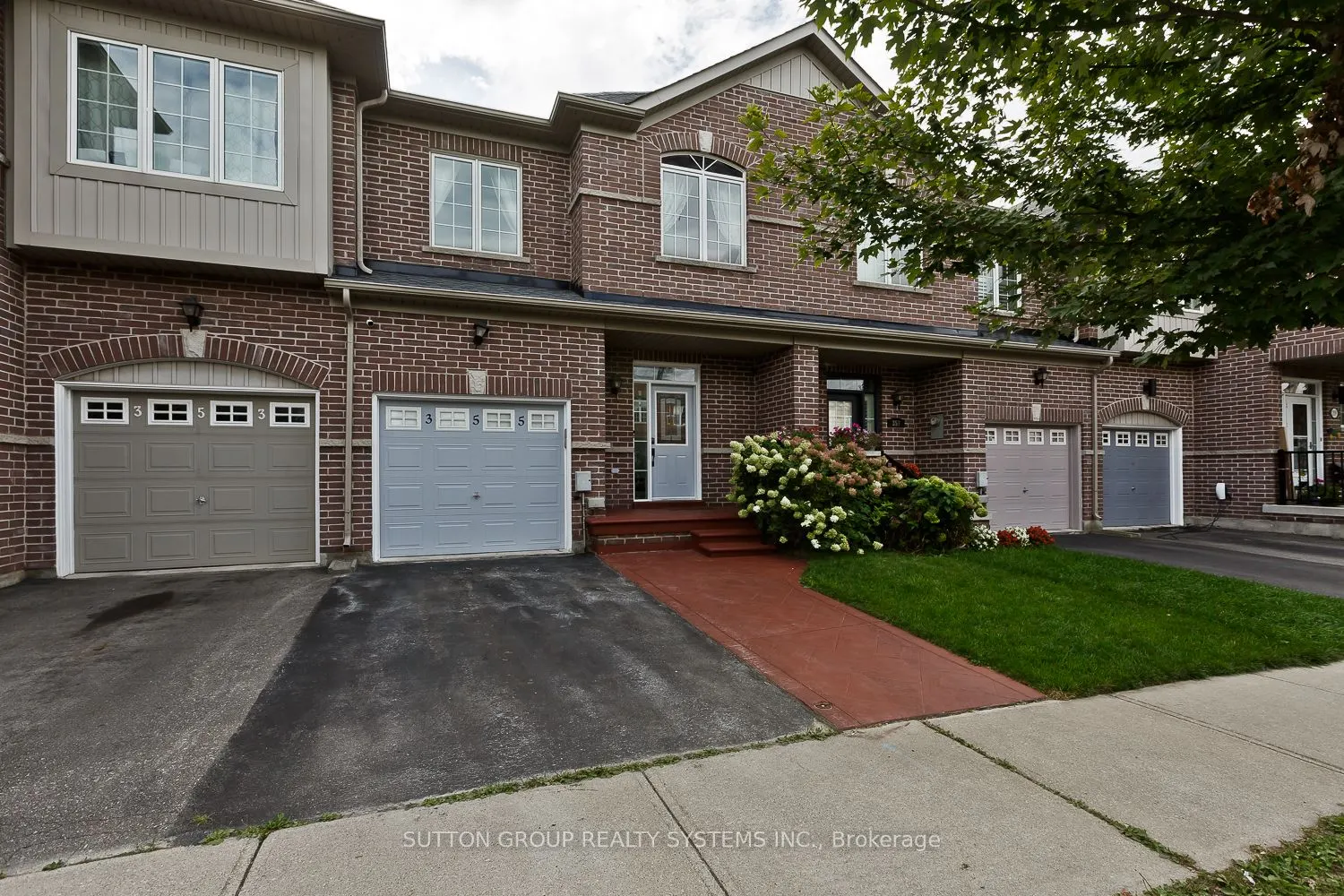 355 Hobbs Crescent