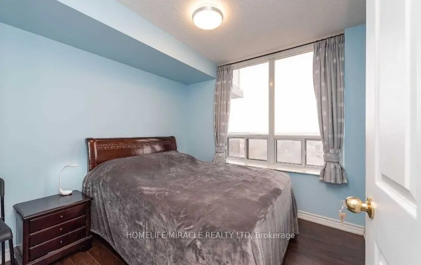 55 Strathaven Drive, #915