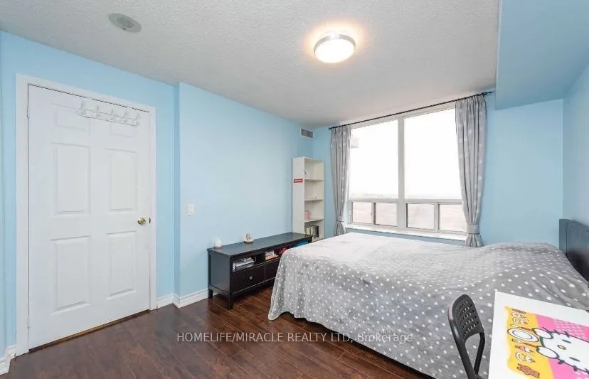 55 Strathaven Drive, #915