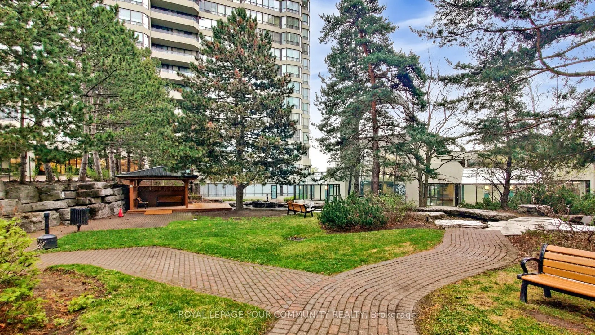 24 Hanover Road, #404