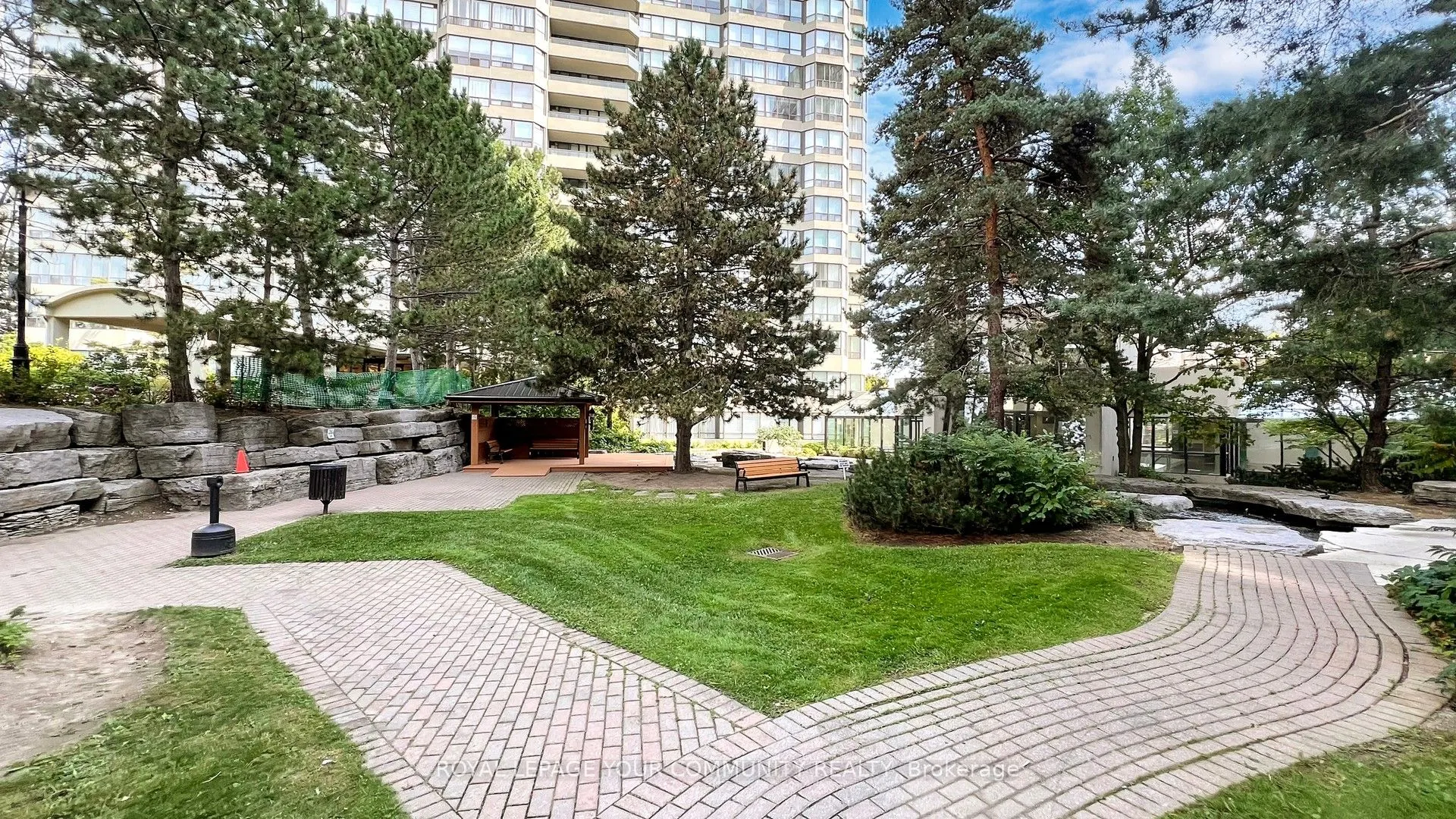 24 Hanover Road, #404
