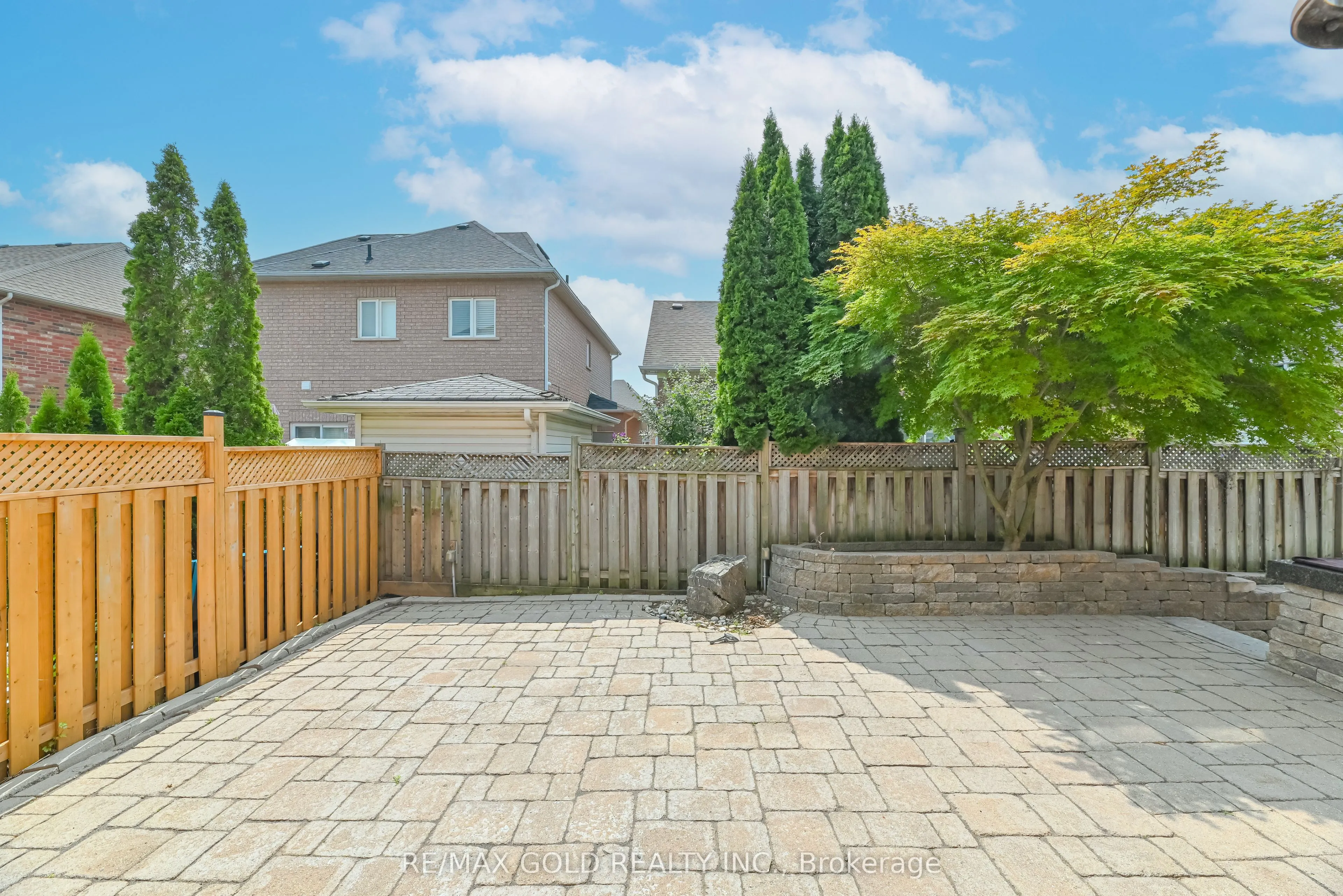 45 Treeline Boulevard