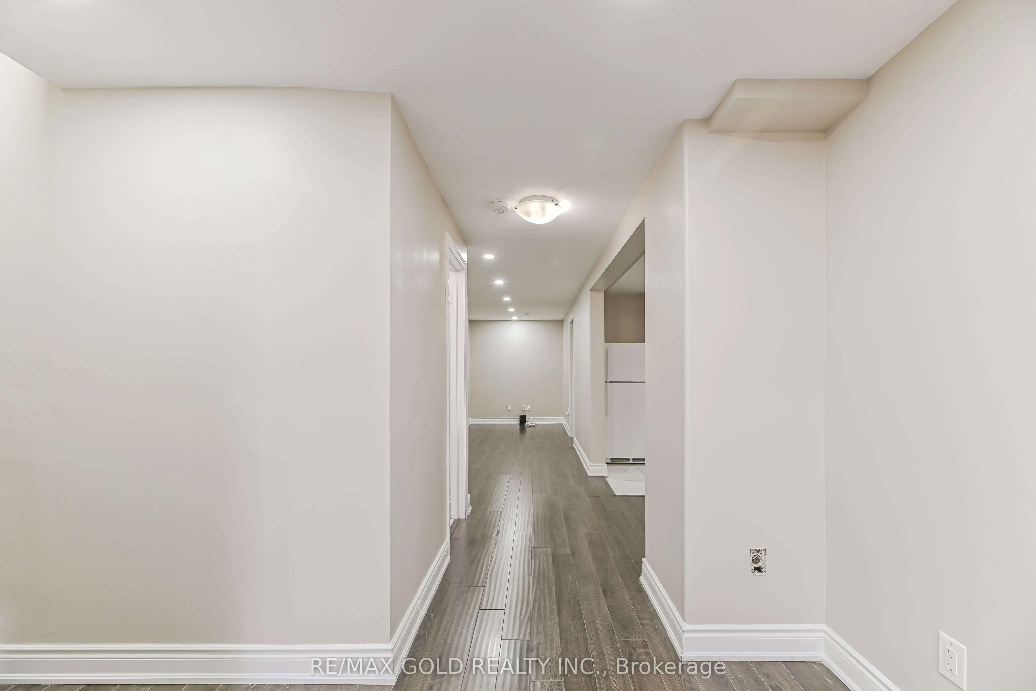 45 Treeline Boulevard