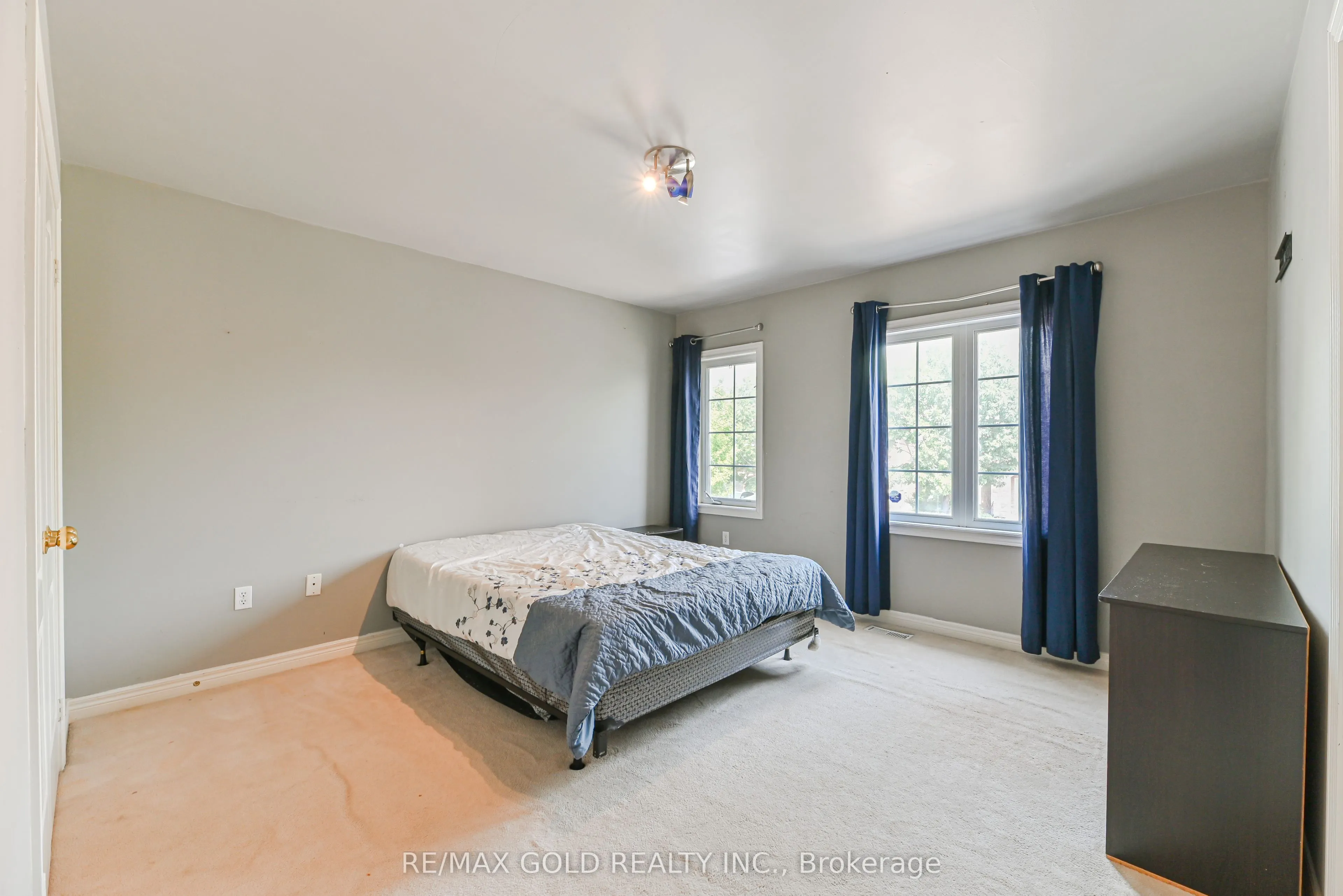 45 Treeline Boulevard