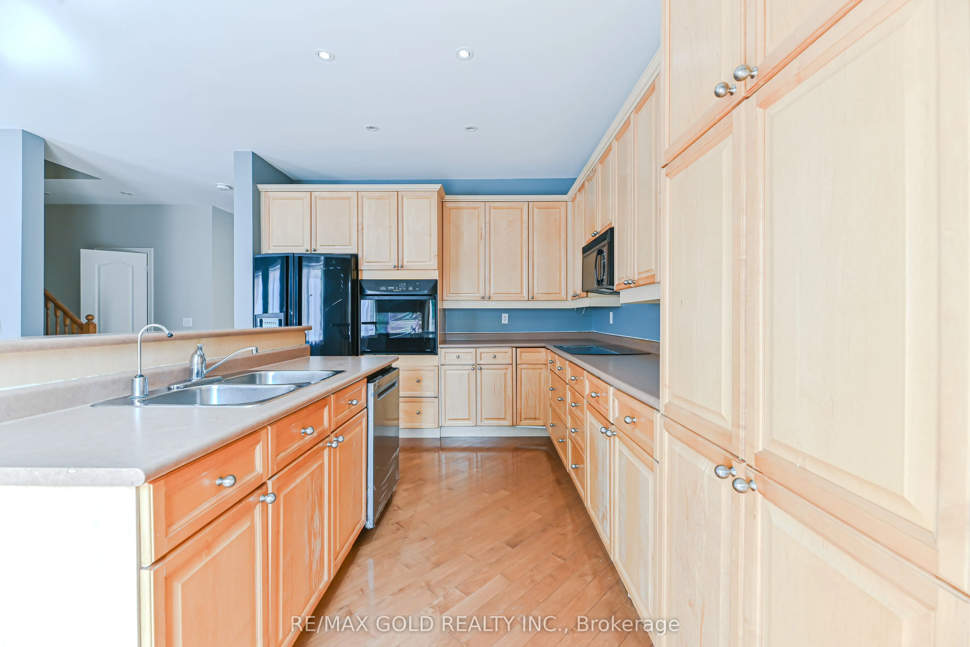 45 Treeline Boulevard