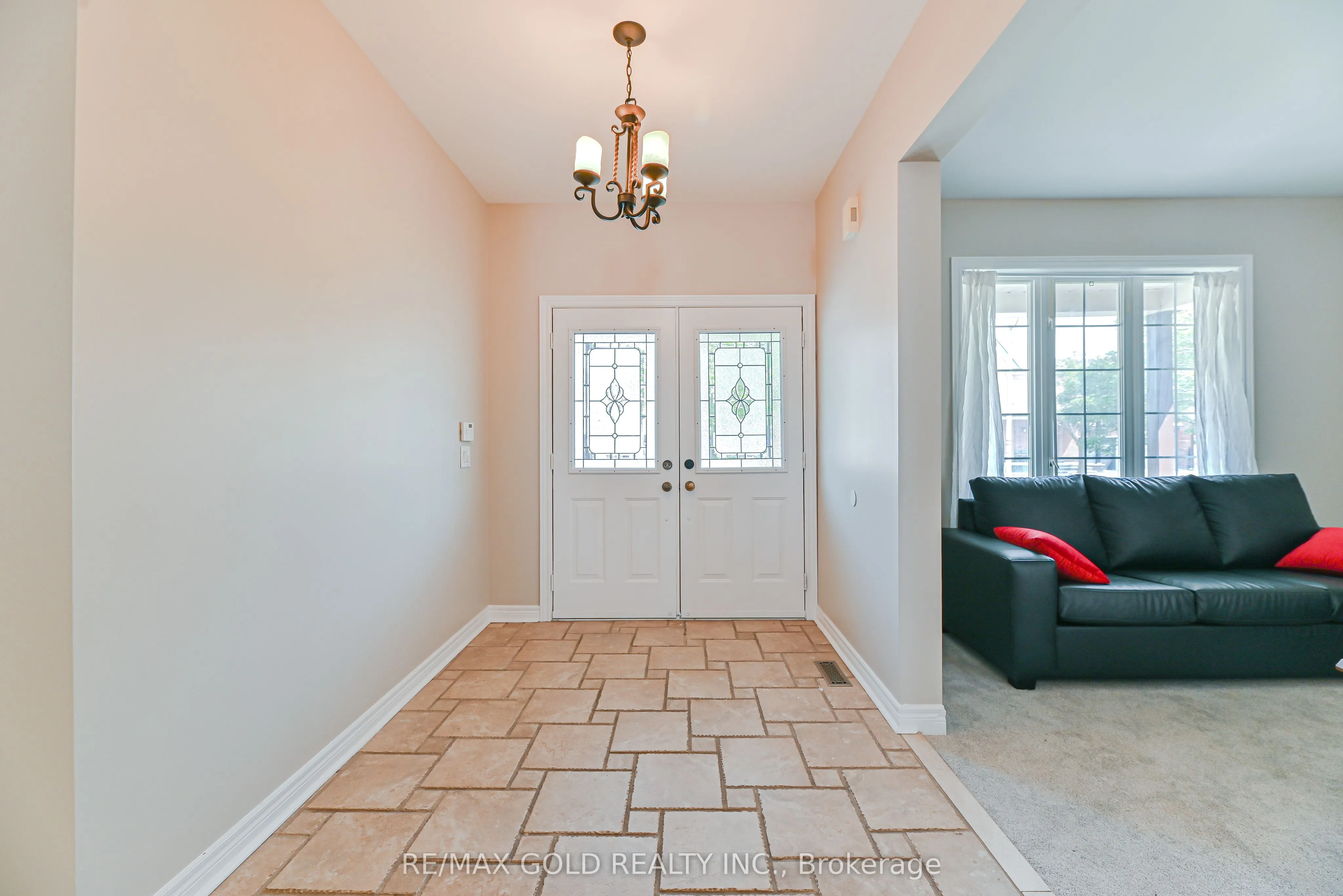 45 Treeline Boulevard