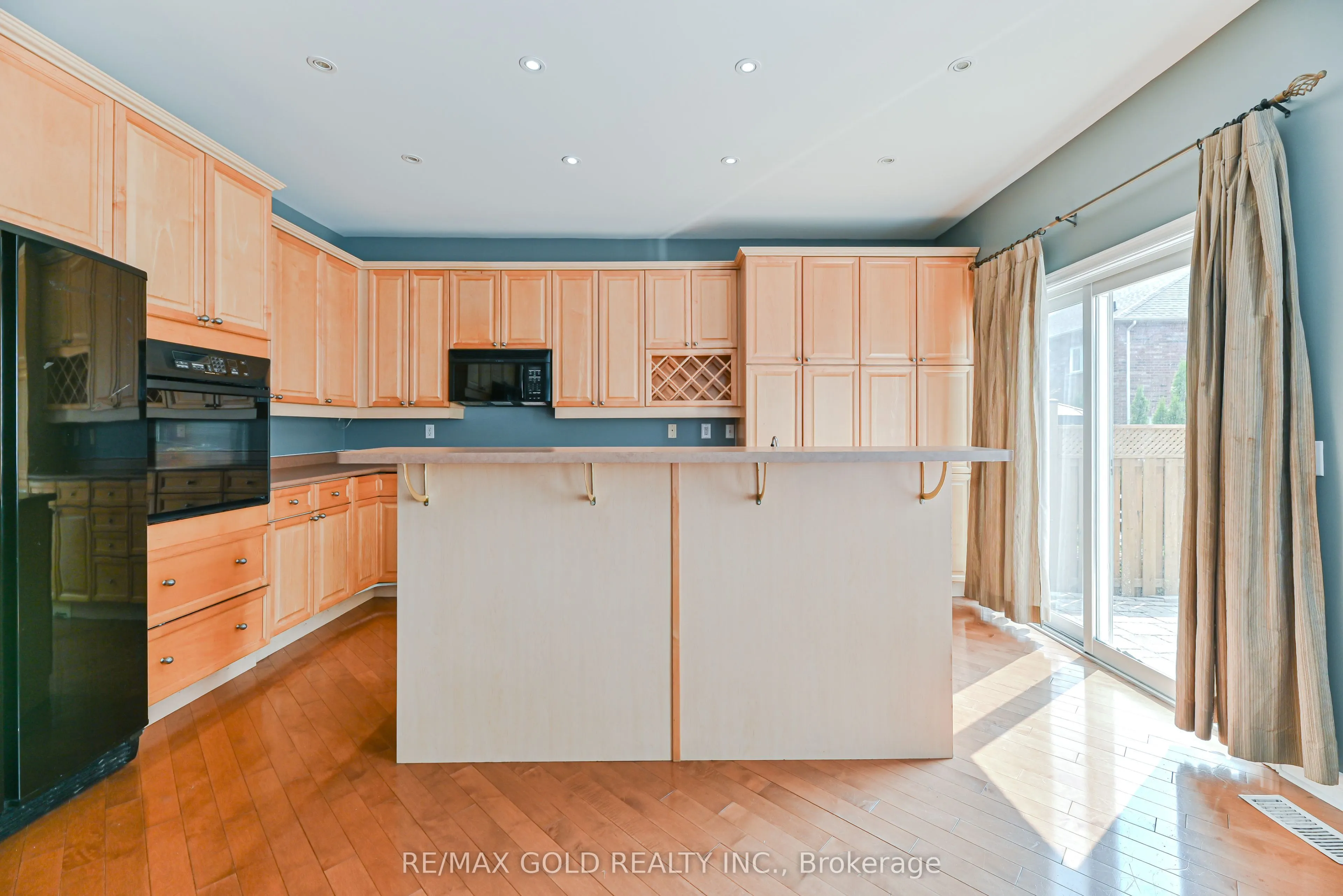 45 Treeline Boulevard