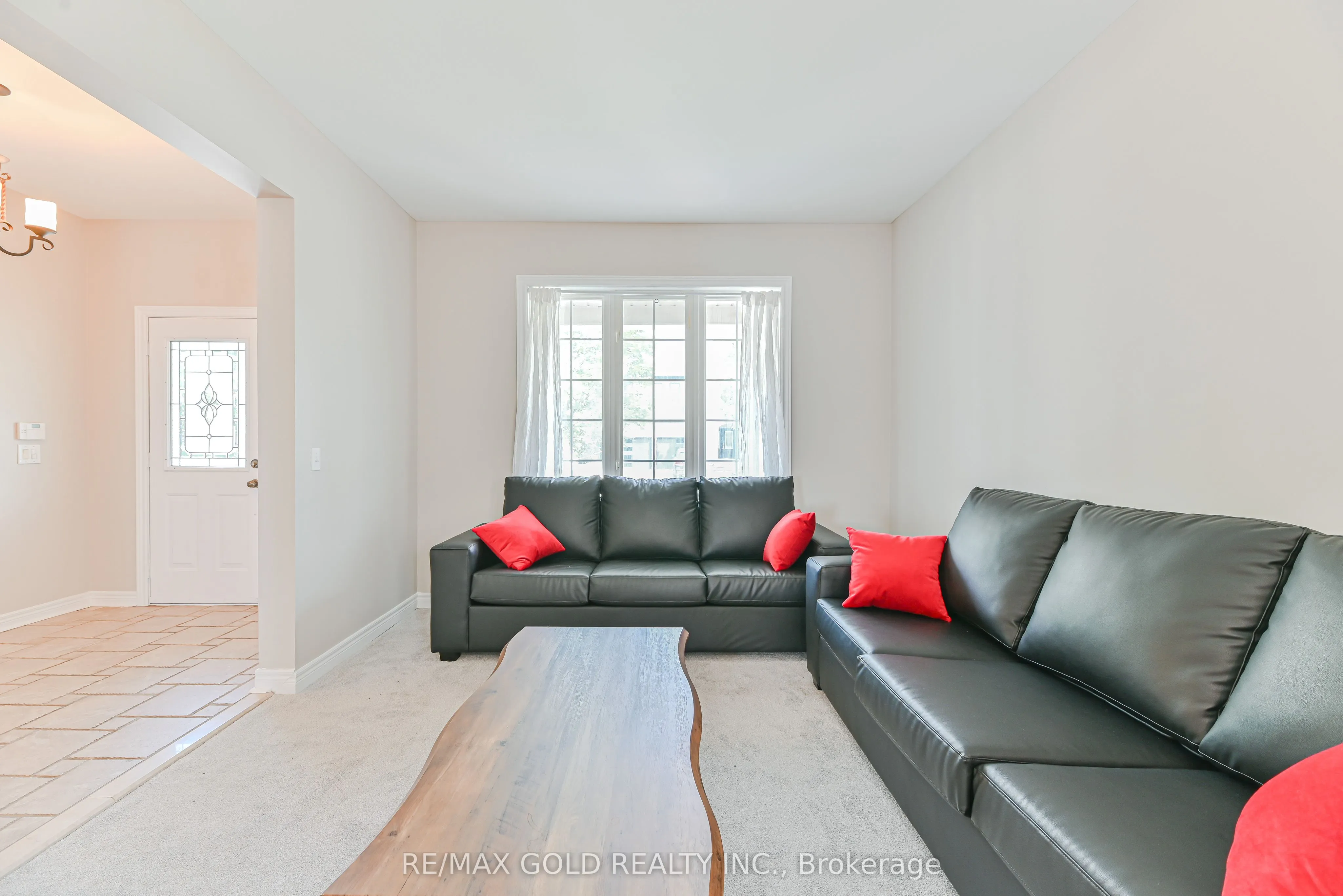 45 Treeline Boulevard