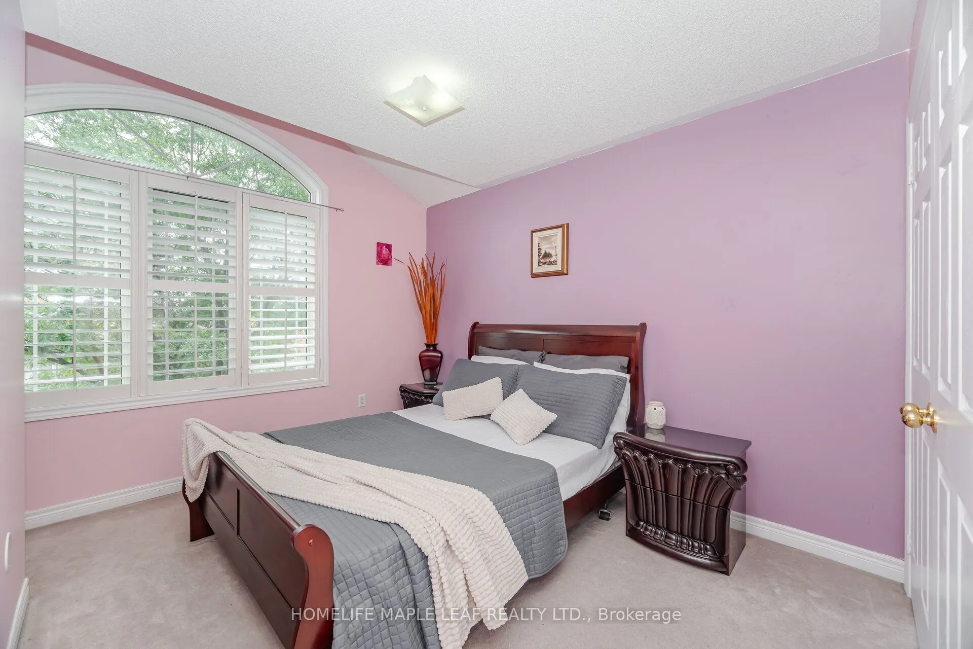 17 Eaglefield Gate