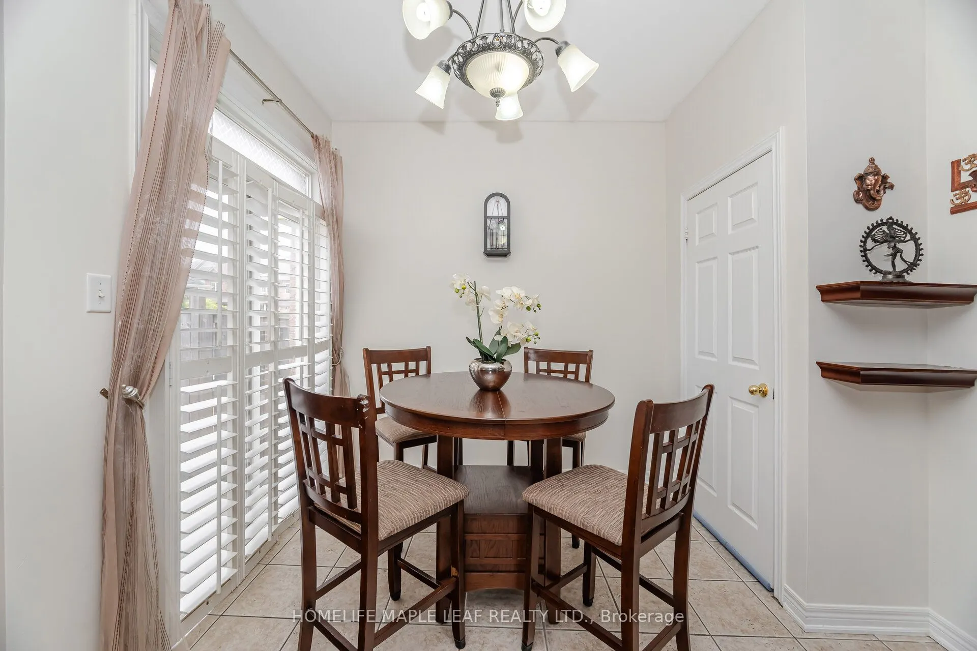 17 Eaglefield Gate