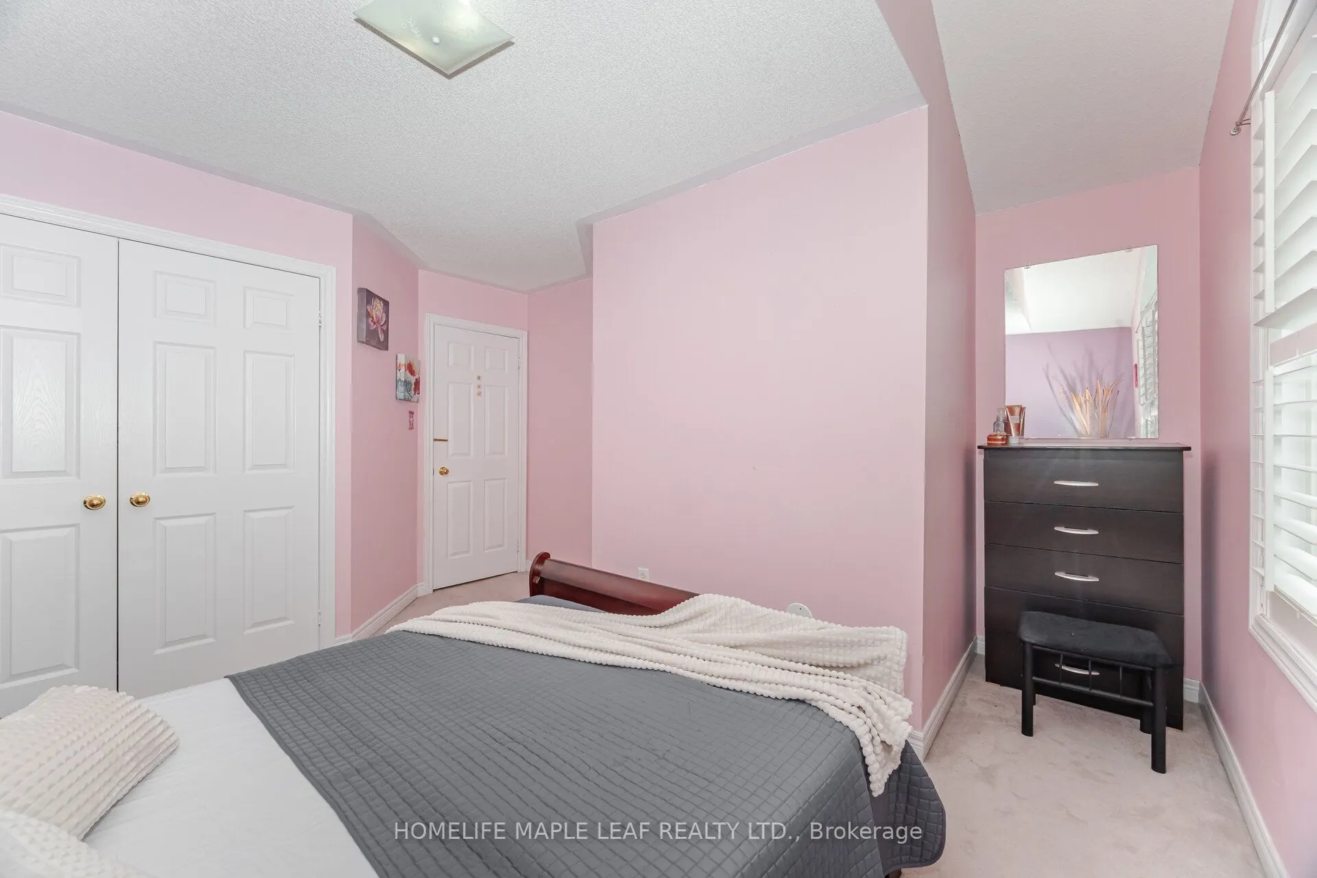 17 Eaglefield Gate