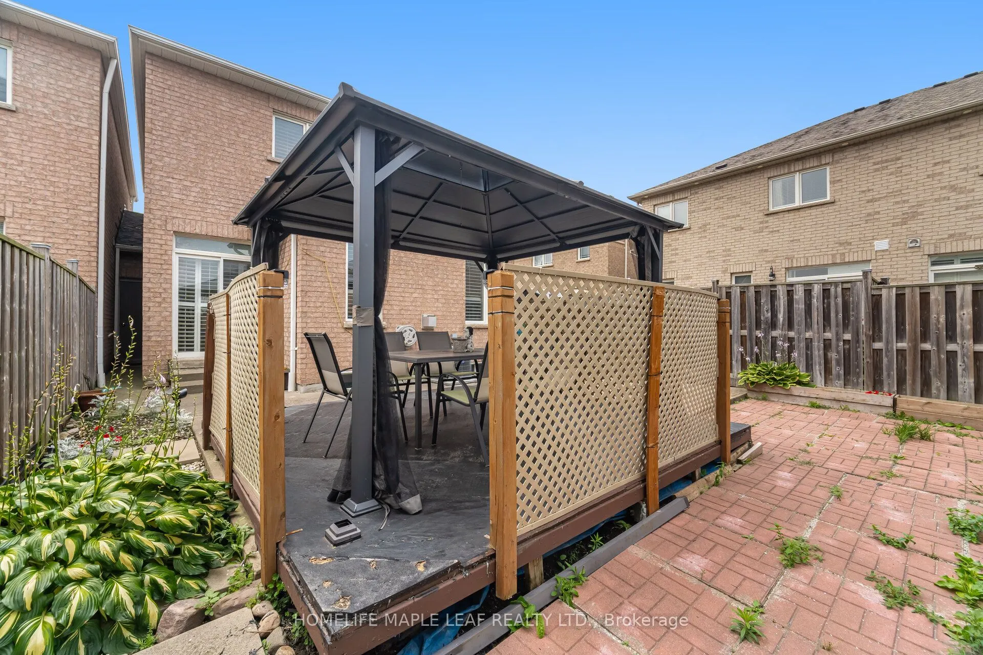 17 Eaglefield Gate