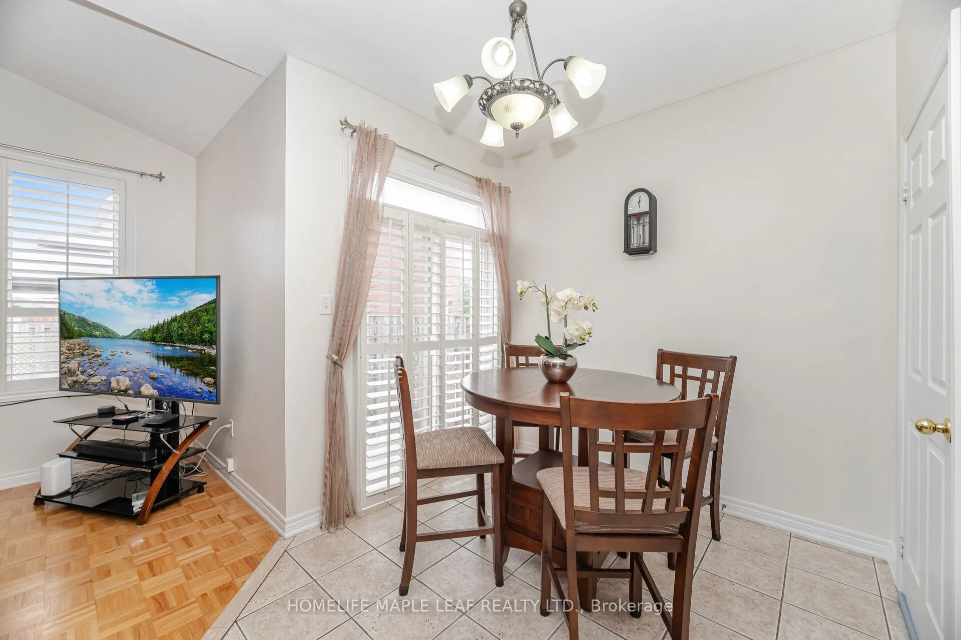17 Eaglefield Gate