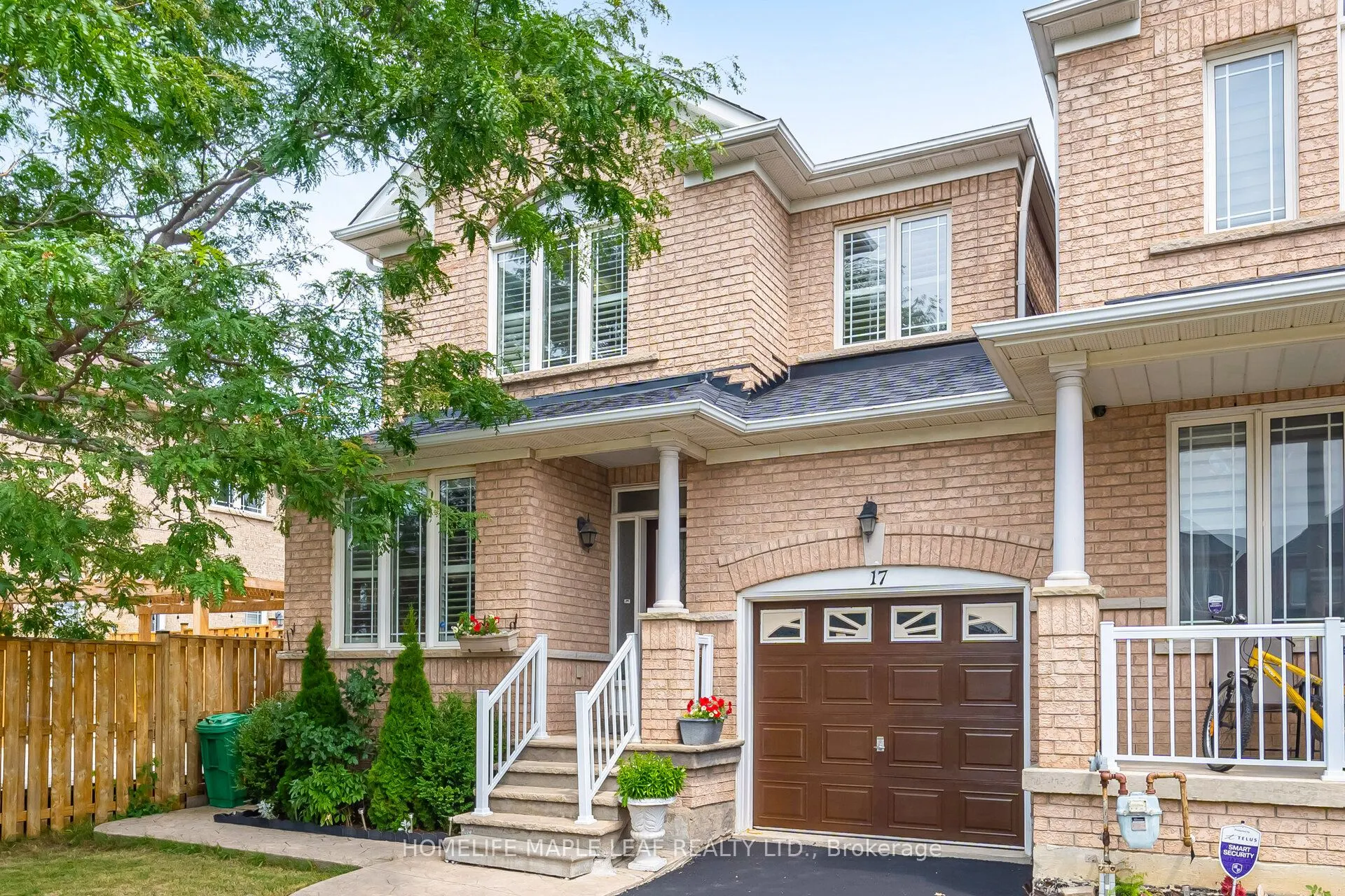 17 Eaglefield Gate