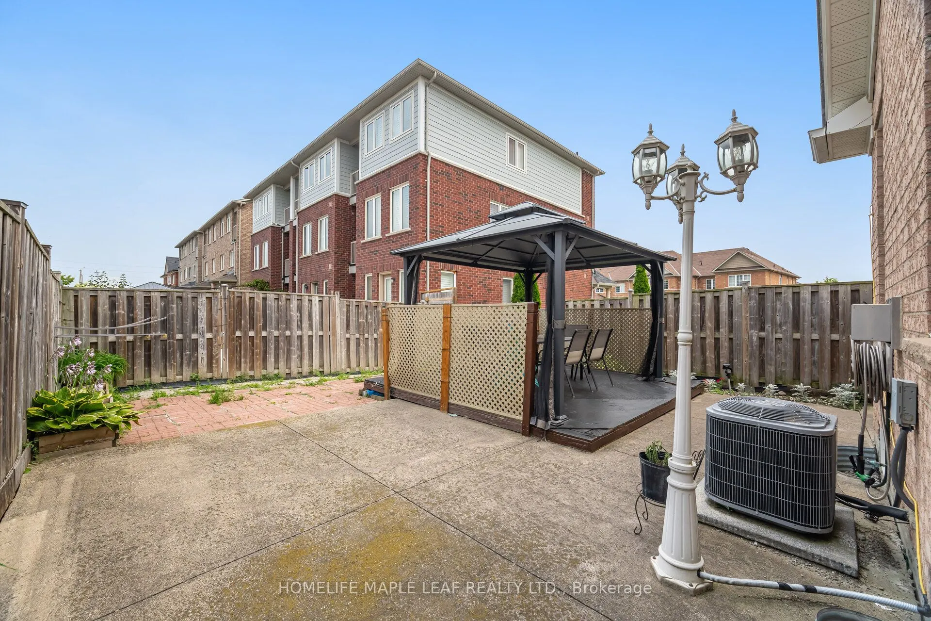 17 Eaglefield Gate