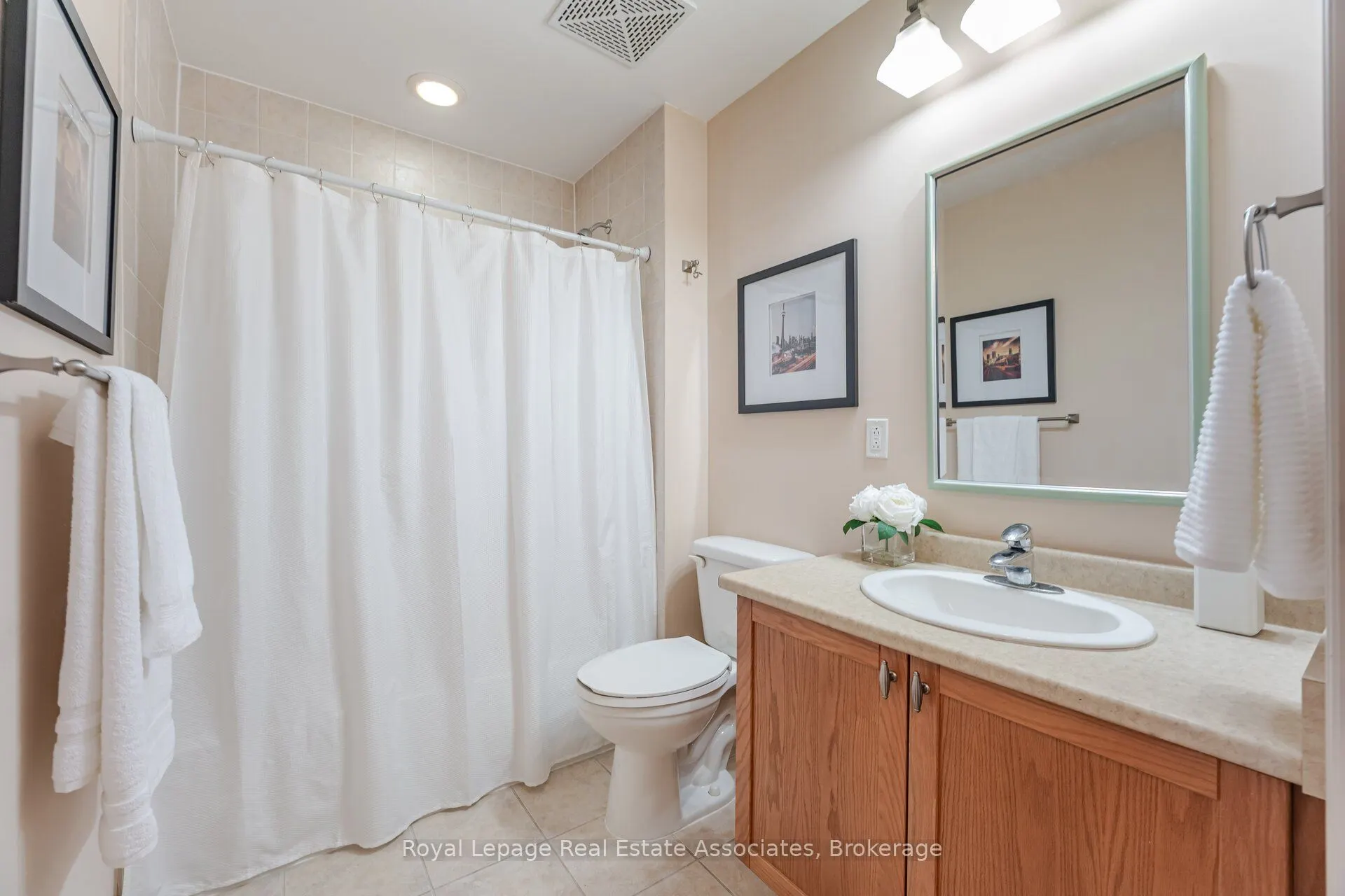 1665 The Collegeway, #1704