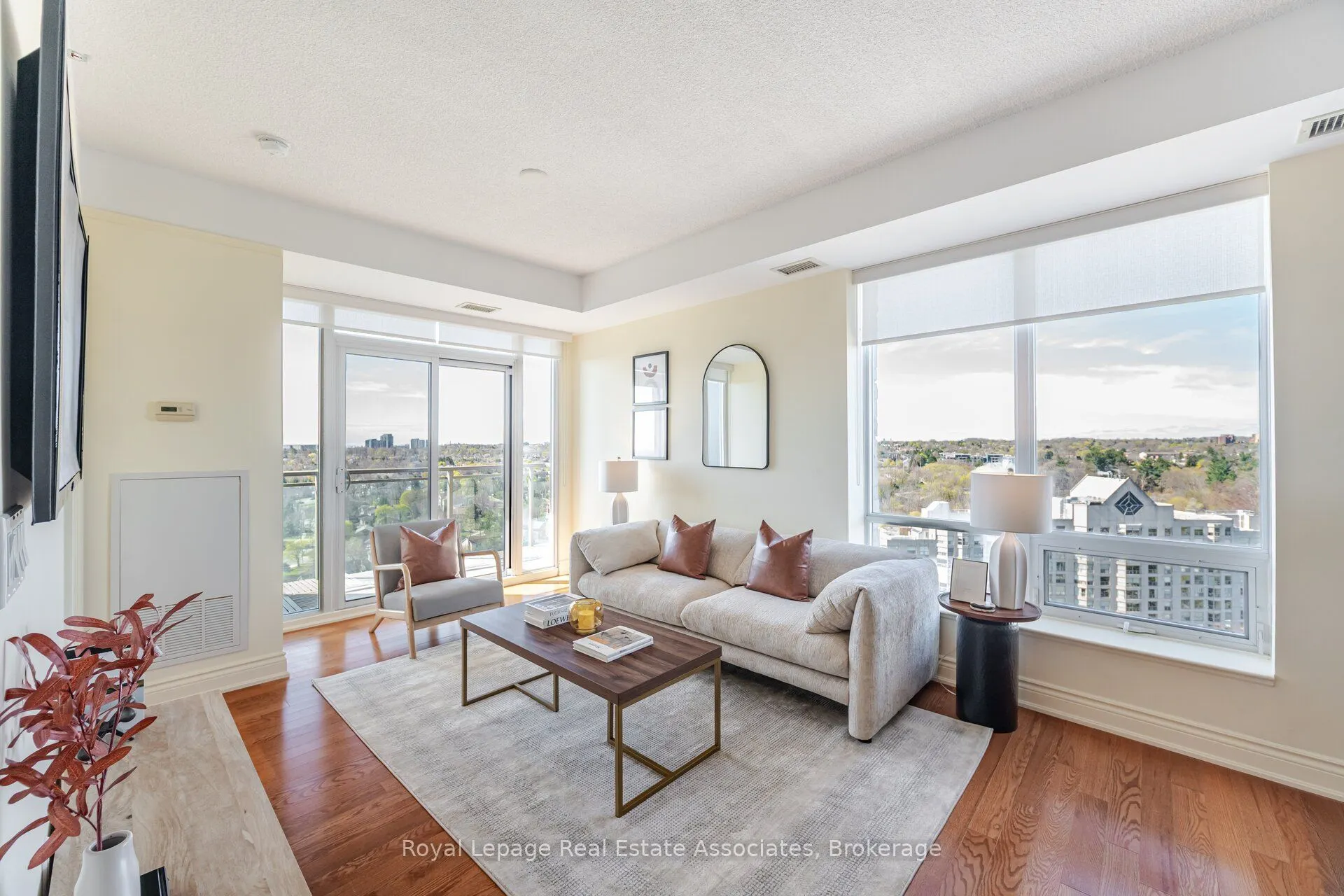1665 The Collegeway, #1704