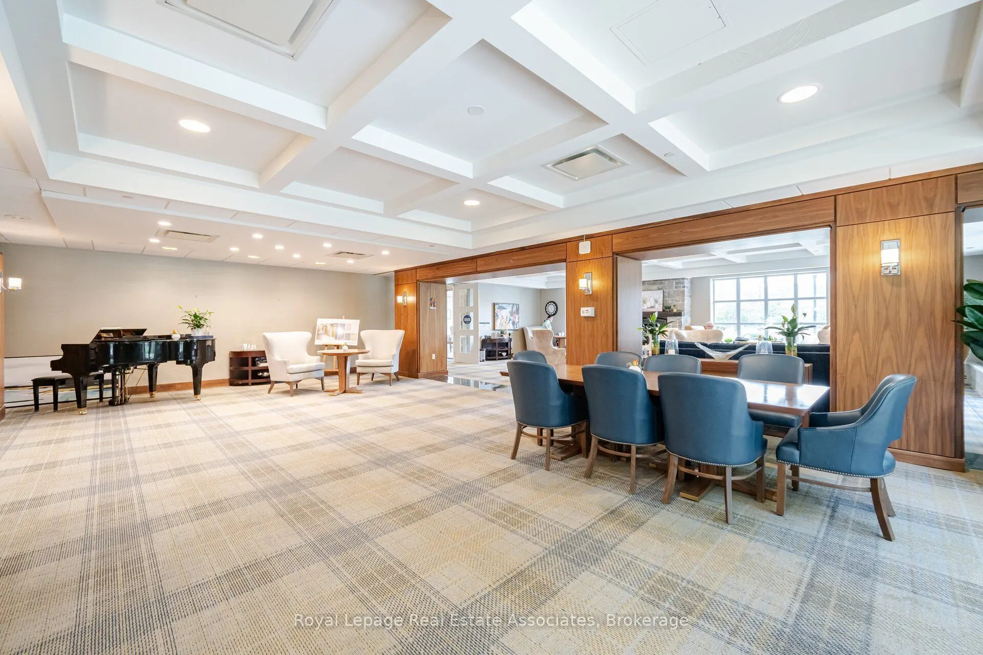 1665 The Collegeway, #1704