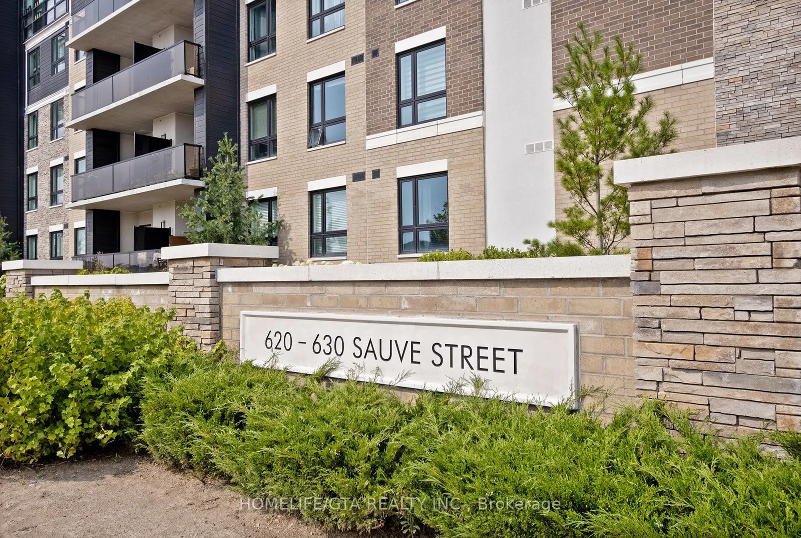 620 Sauve Street, #405