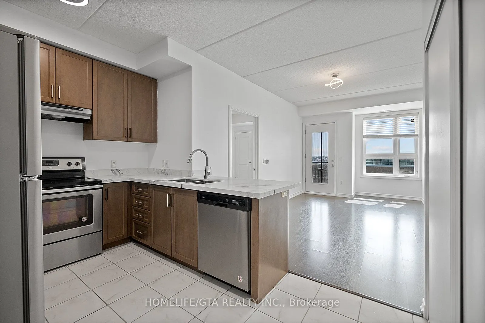 620 Sauve Street, #405