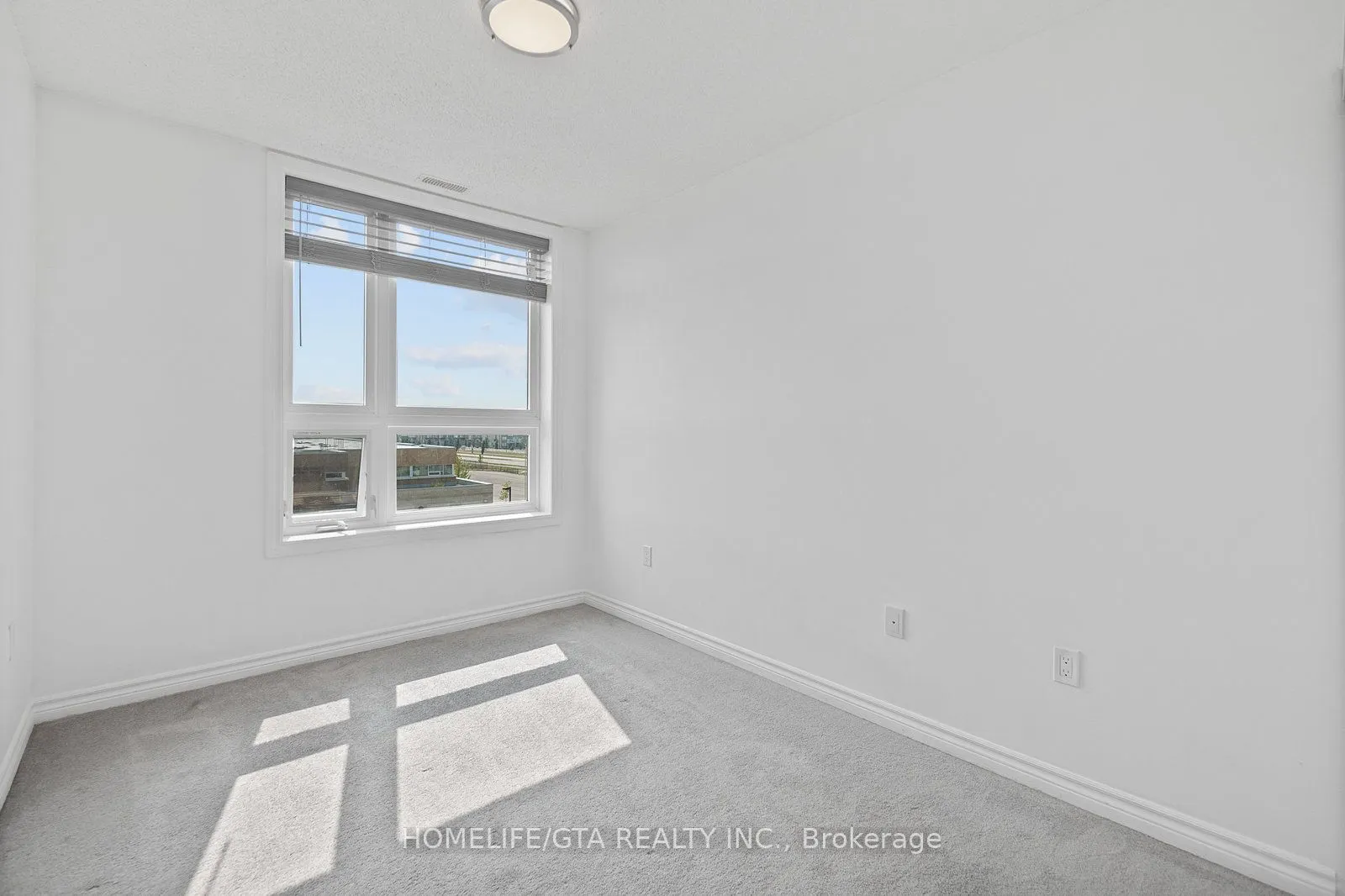620 Sauve Street, #405