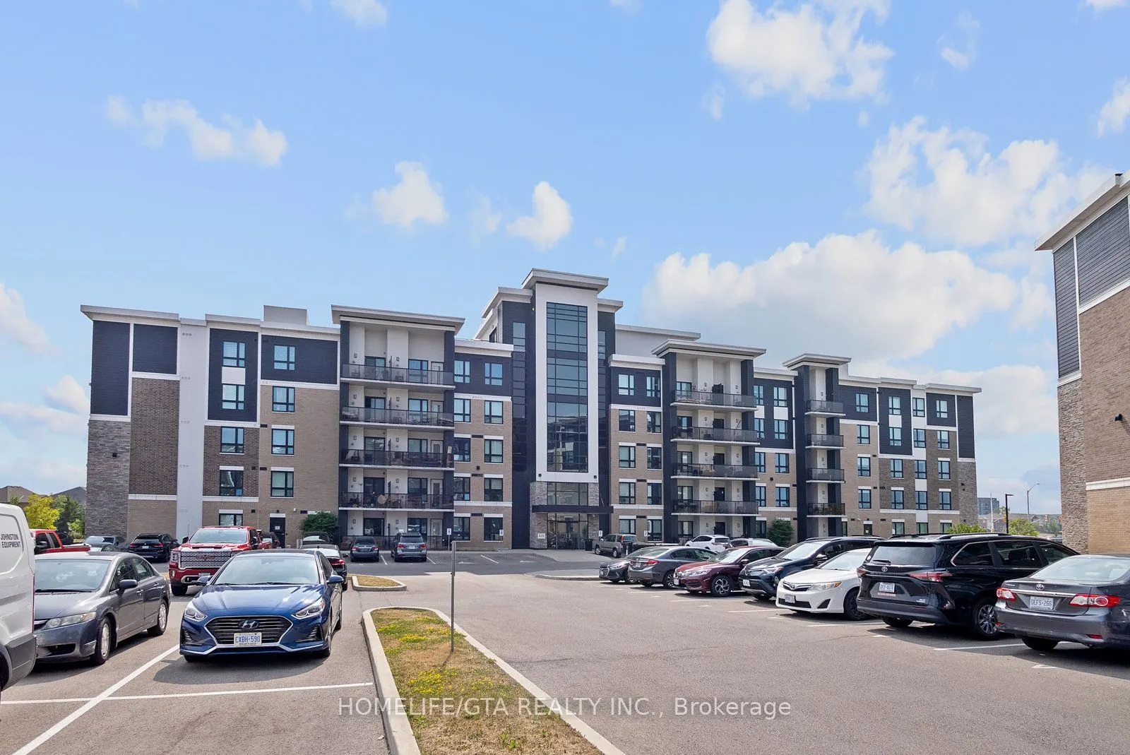 620 Sauve Street, #405