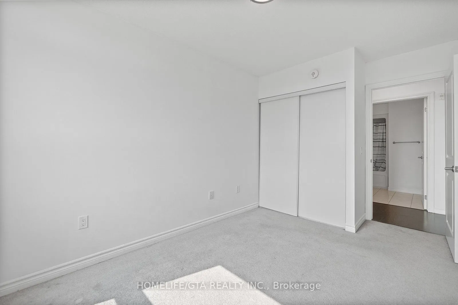 620 Sauve Street, #405