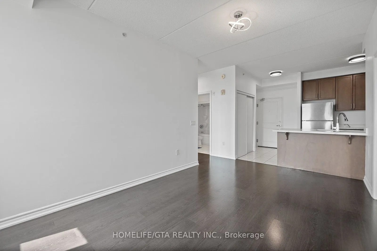 620 Sauve Street, #405