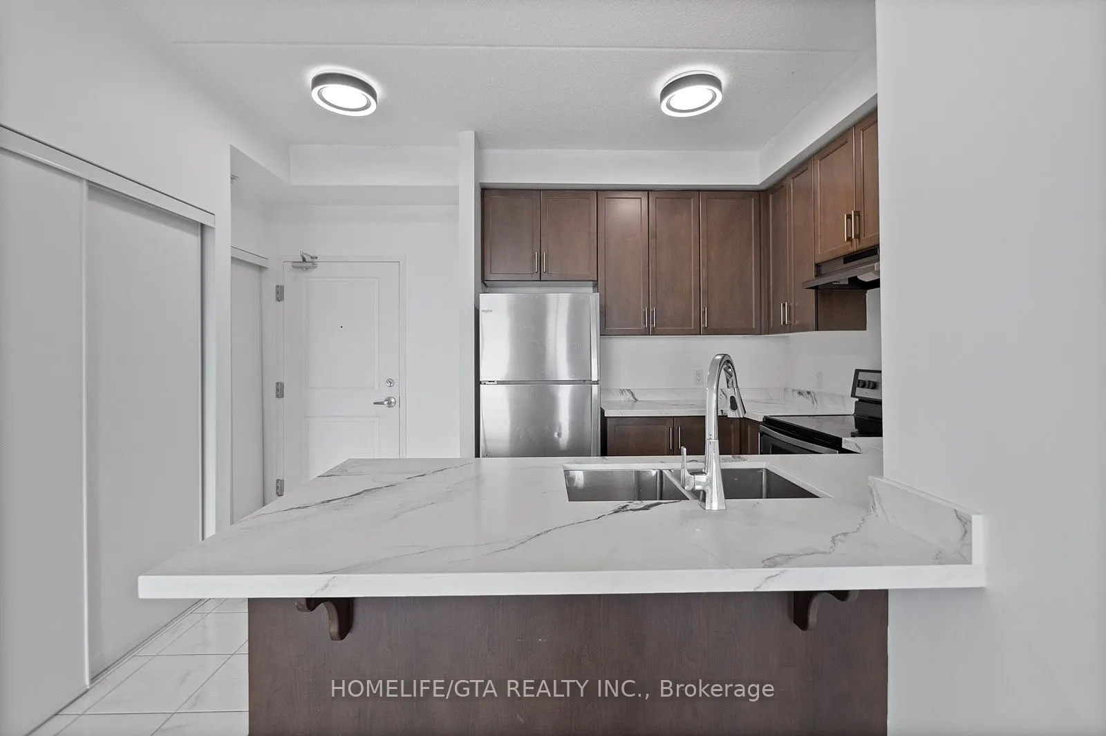 620 Sauve Street, #405