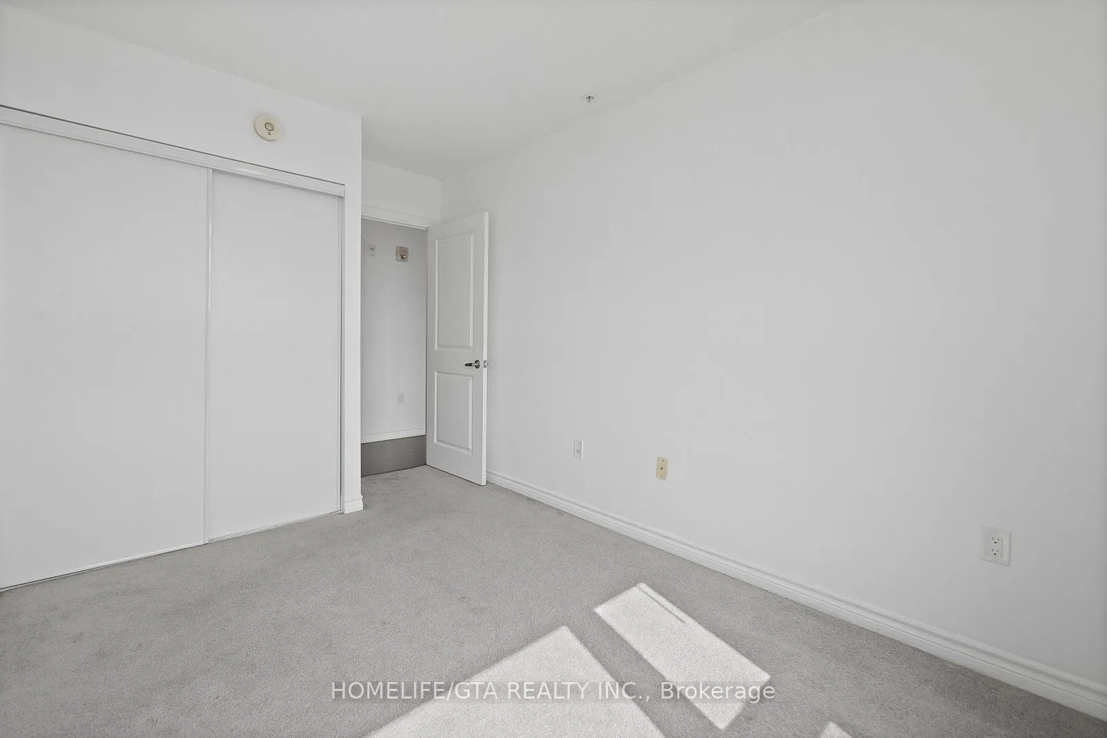 620 Sauve Street, #405