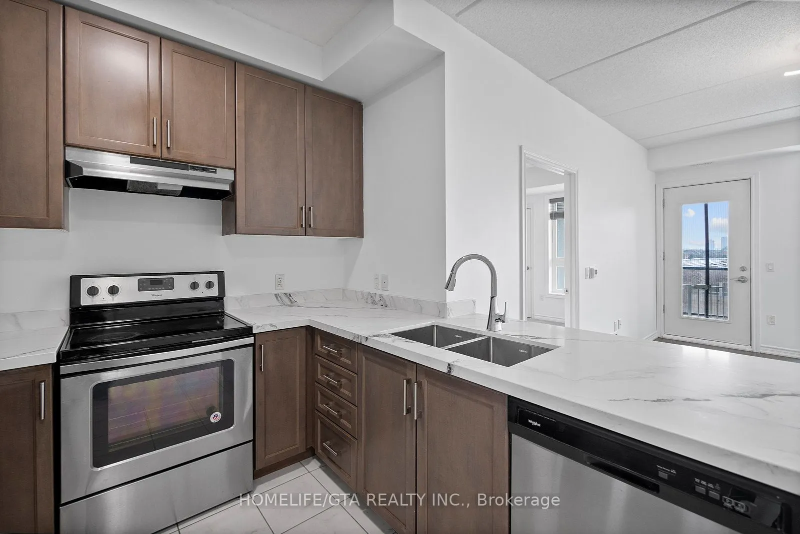 620 Sauve Street, #405