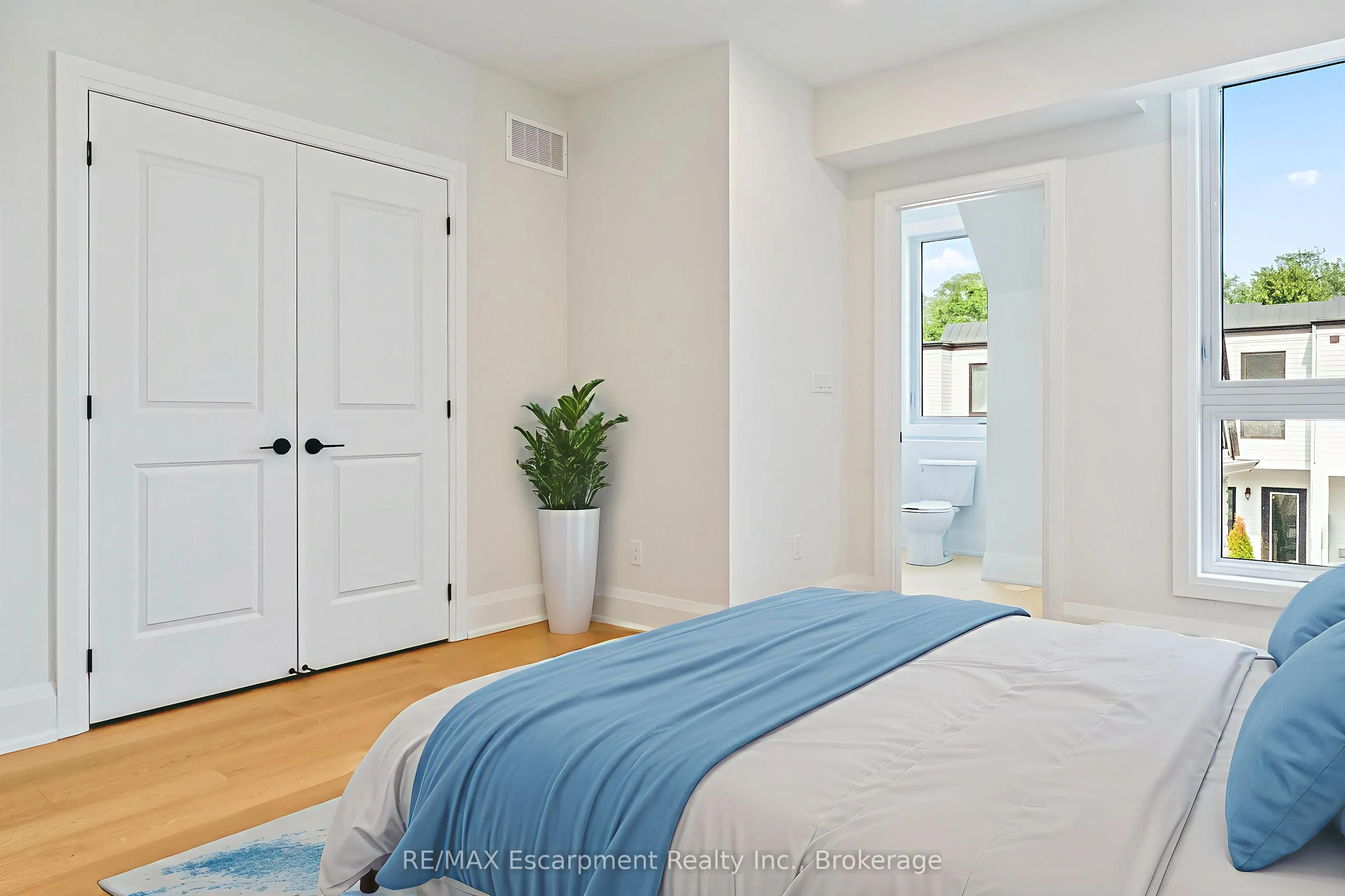 138 East Street, #4