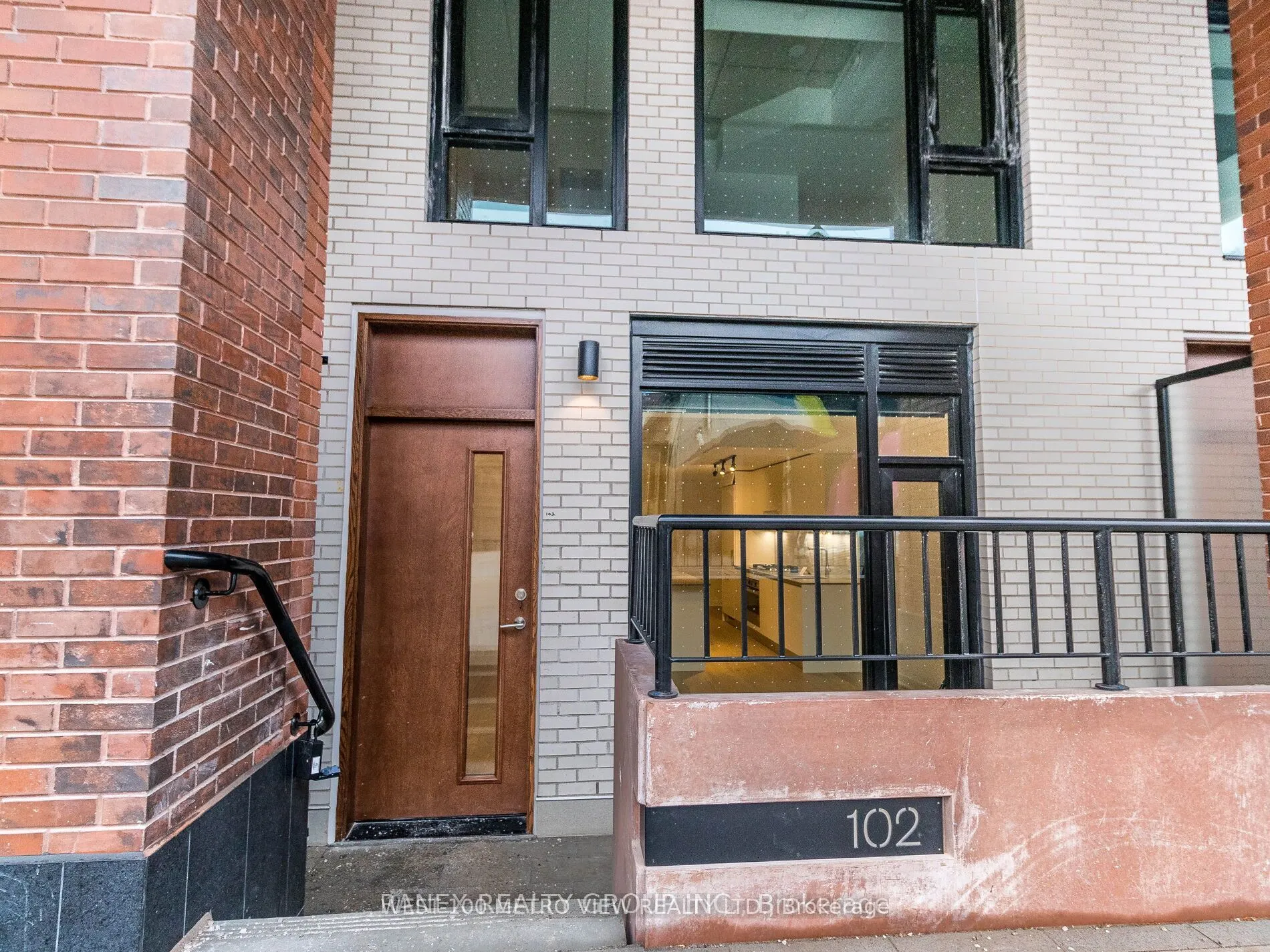 7 Watkinson Avenue, #TH 102